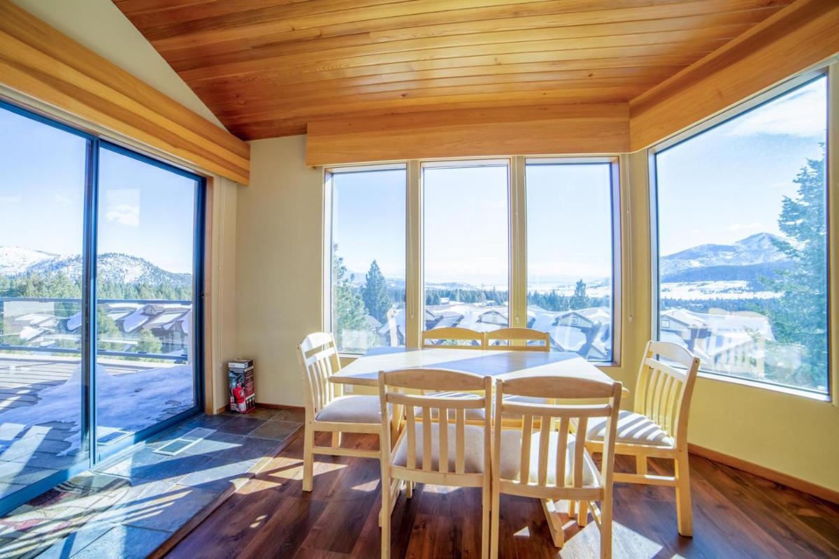 #371 - Ski-In Ski-Out Pet-Friendly Home, Mountain Views & Private Spa