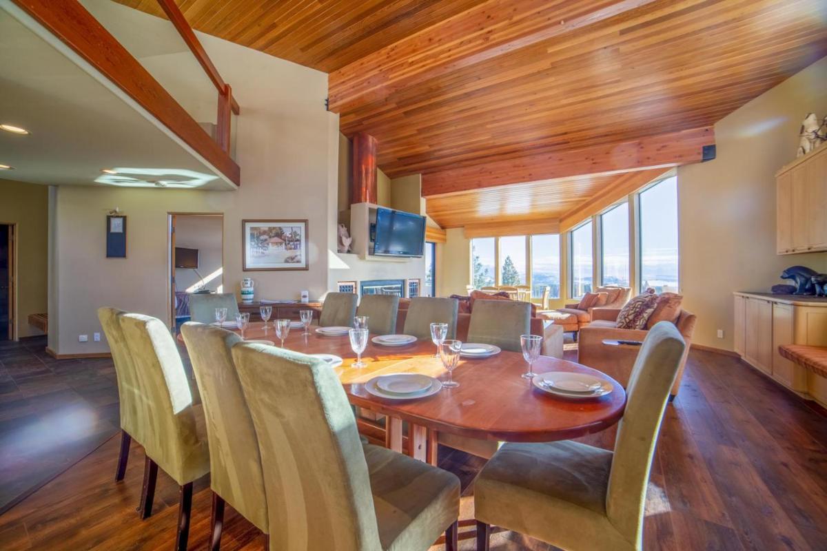 #371 - Ski-In Ski-Out Pet-Friendly Home, Mountain Views & Private Spa
