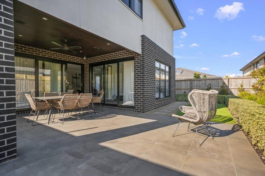 Werribee Gem Luxe Home Family Getaway 6Bed Netflix