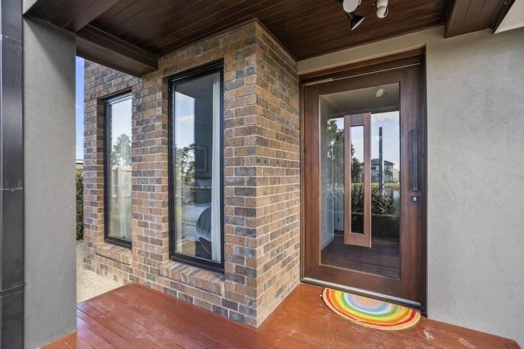 Werribee Gem Luxe Home Family Getaway 6Bed Netflix