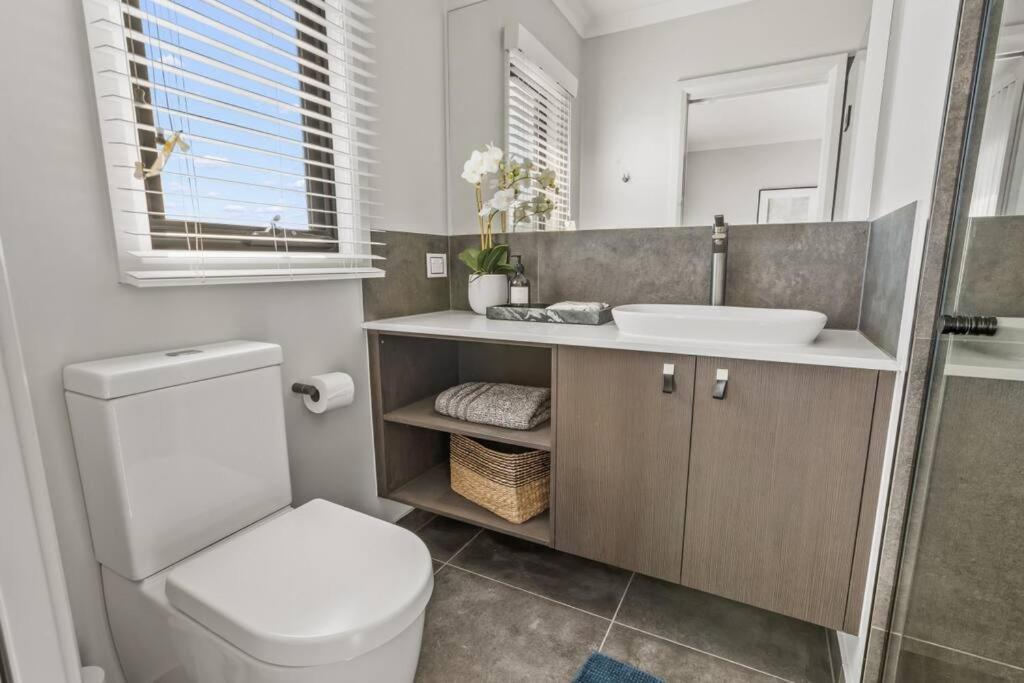 Werribee Gem Luxe Home Family Getaway 6Bed Netflix