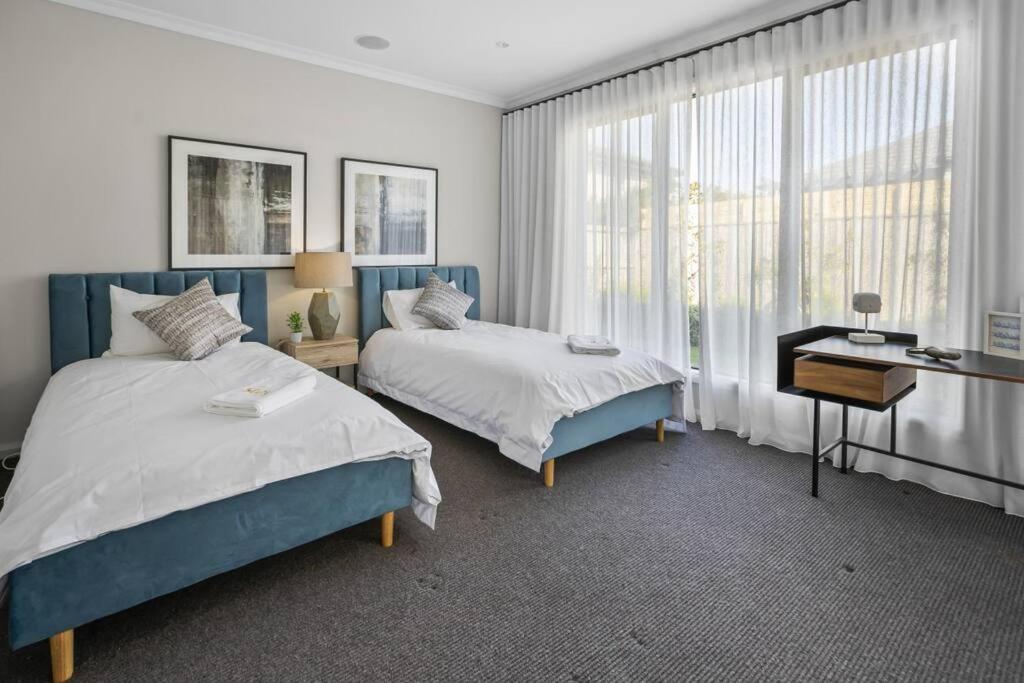 Werribee Gem Luxe Home Family Getaway 6Bed Netflix