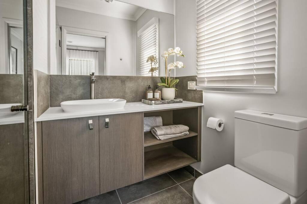 Werribee Gem Luxe Home Family Getaway 6Bed Netflix