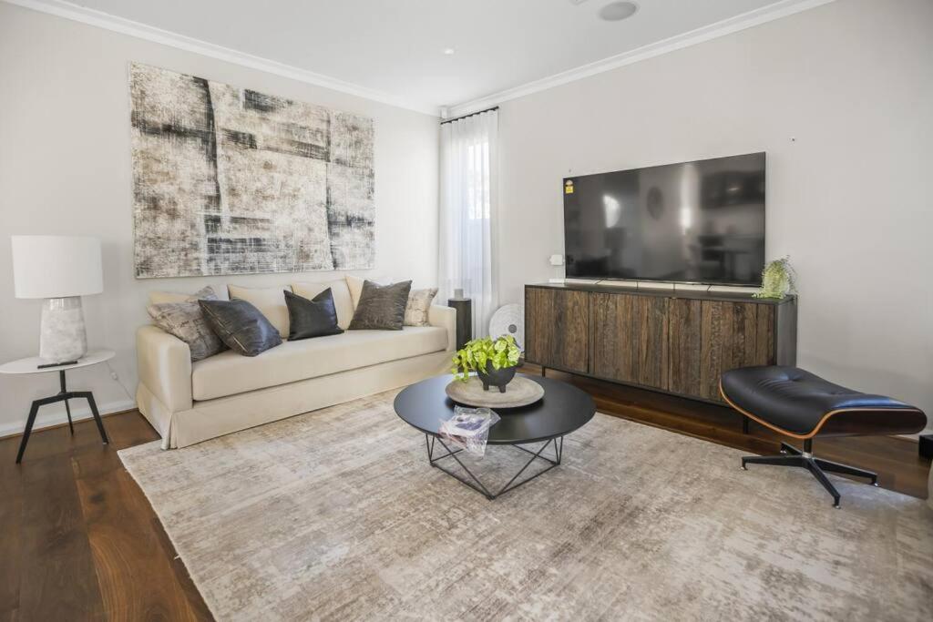 Werribee Gem Luxe Home Family Getaway 6Bed Netflix