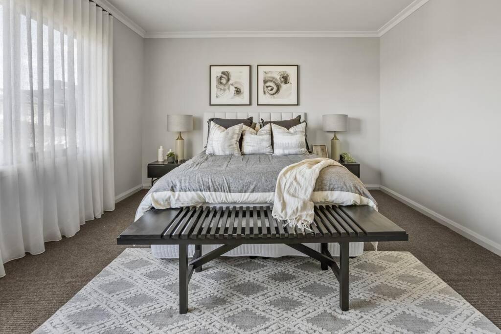 Werribee Gem Luxe Home Family Getaway 6Bed Netflix