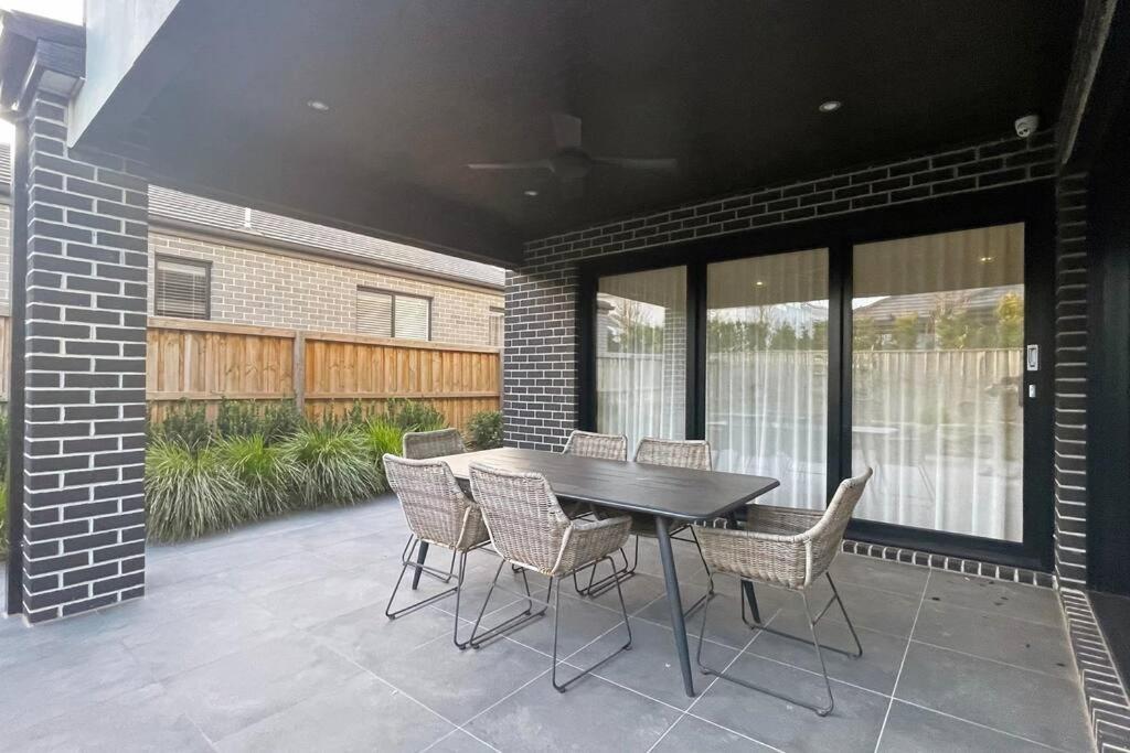 Werribee Gem Luxe Home Family Getaway 6Bed Netflix