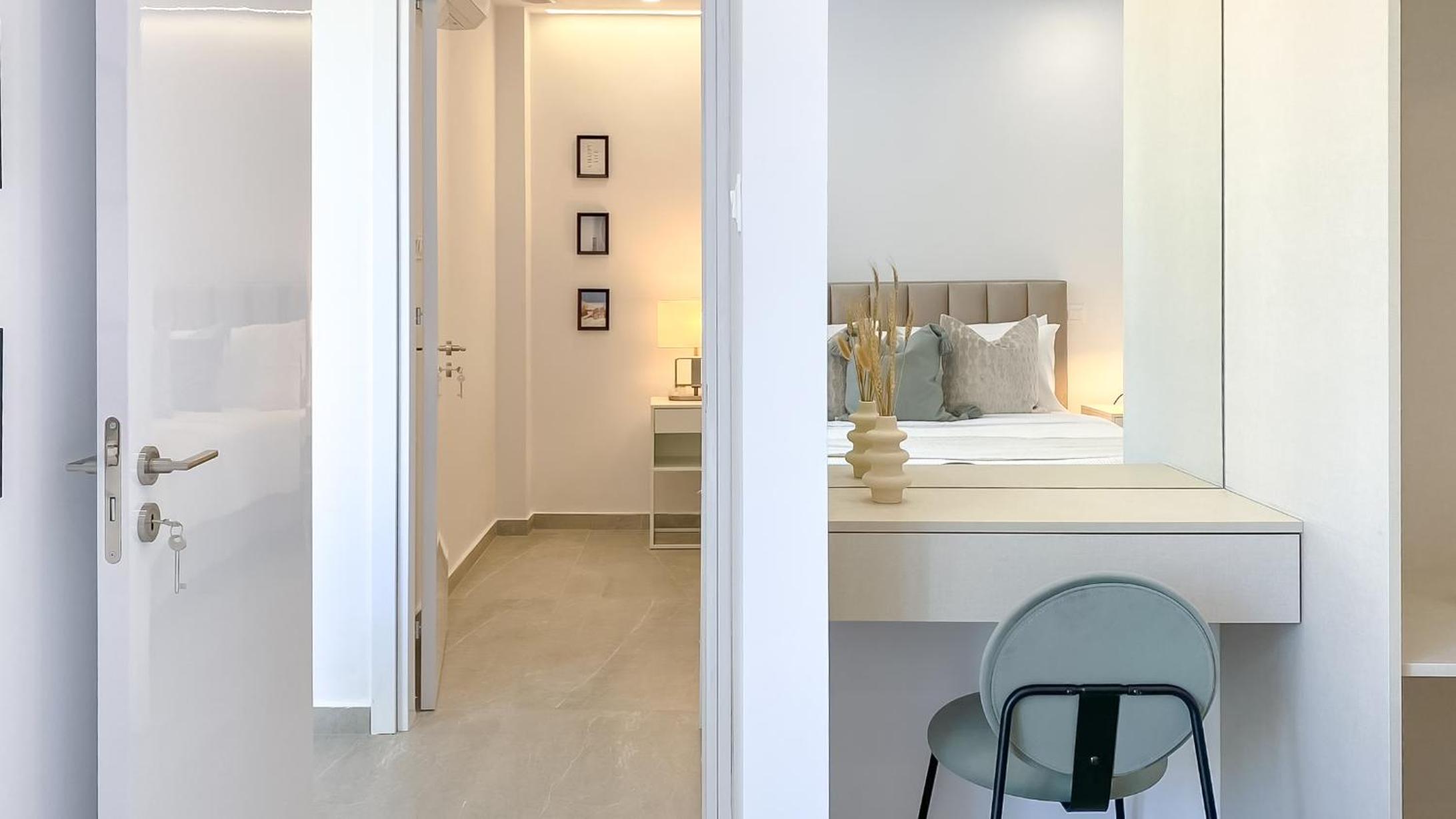 Phaedrus Living Limnaria Luxury Flat Vine 121