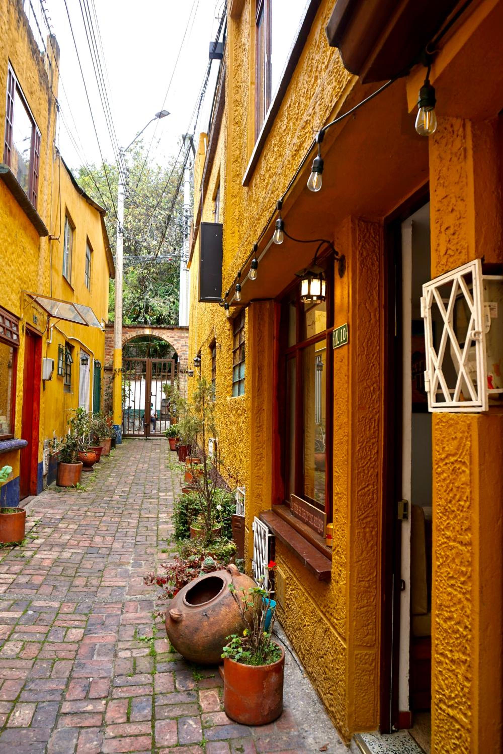 Usaquen Station Hostel - Property Image 71