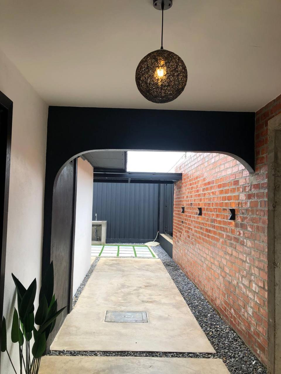 Hovel House photo 3
