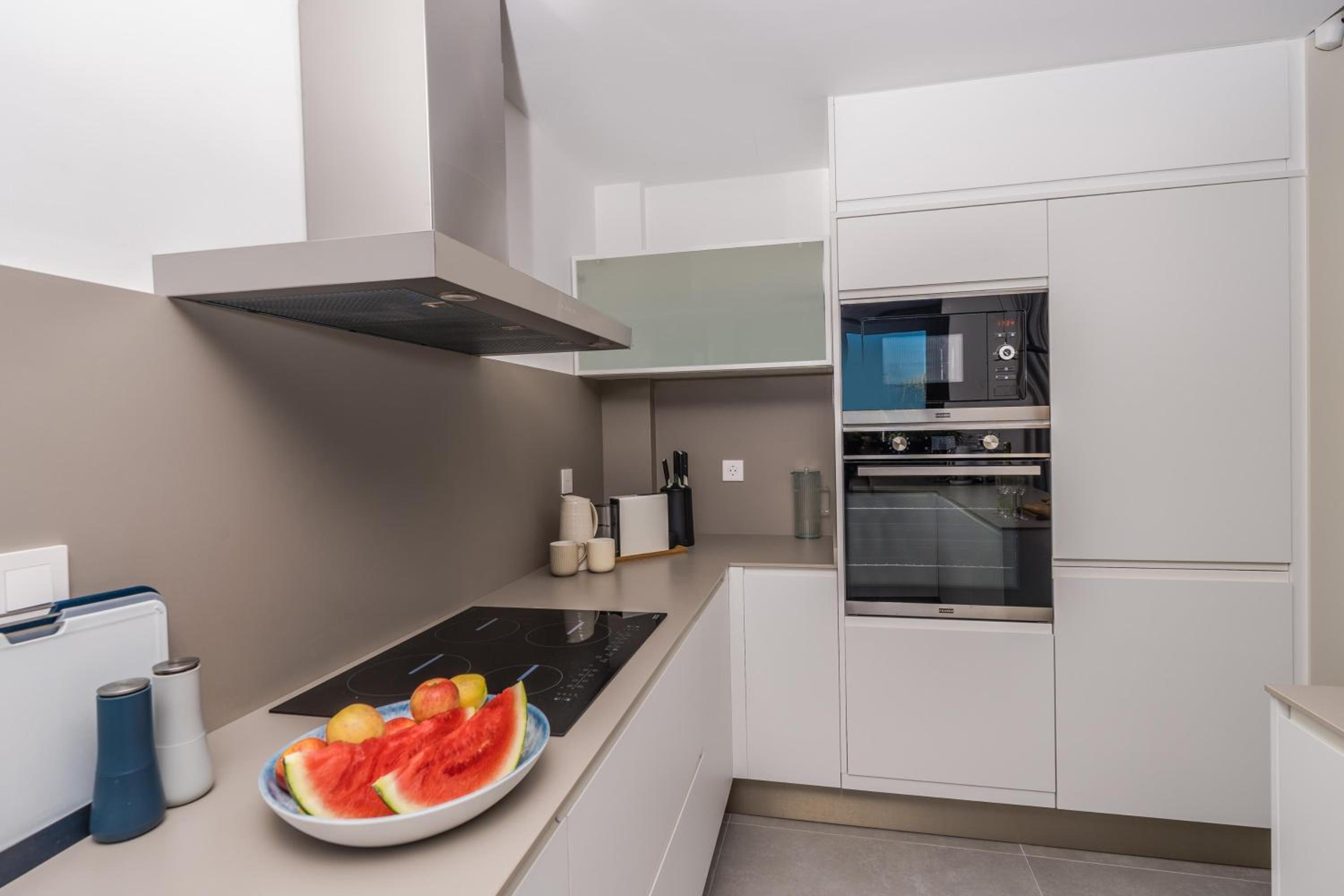 Prime Spanish Holidays - Rennes Arenal Playa Apartments
