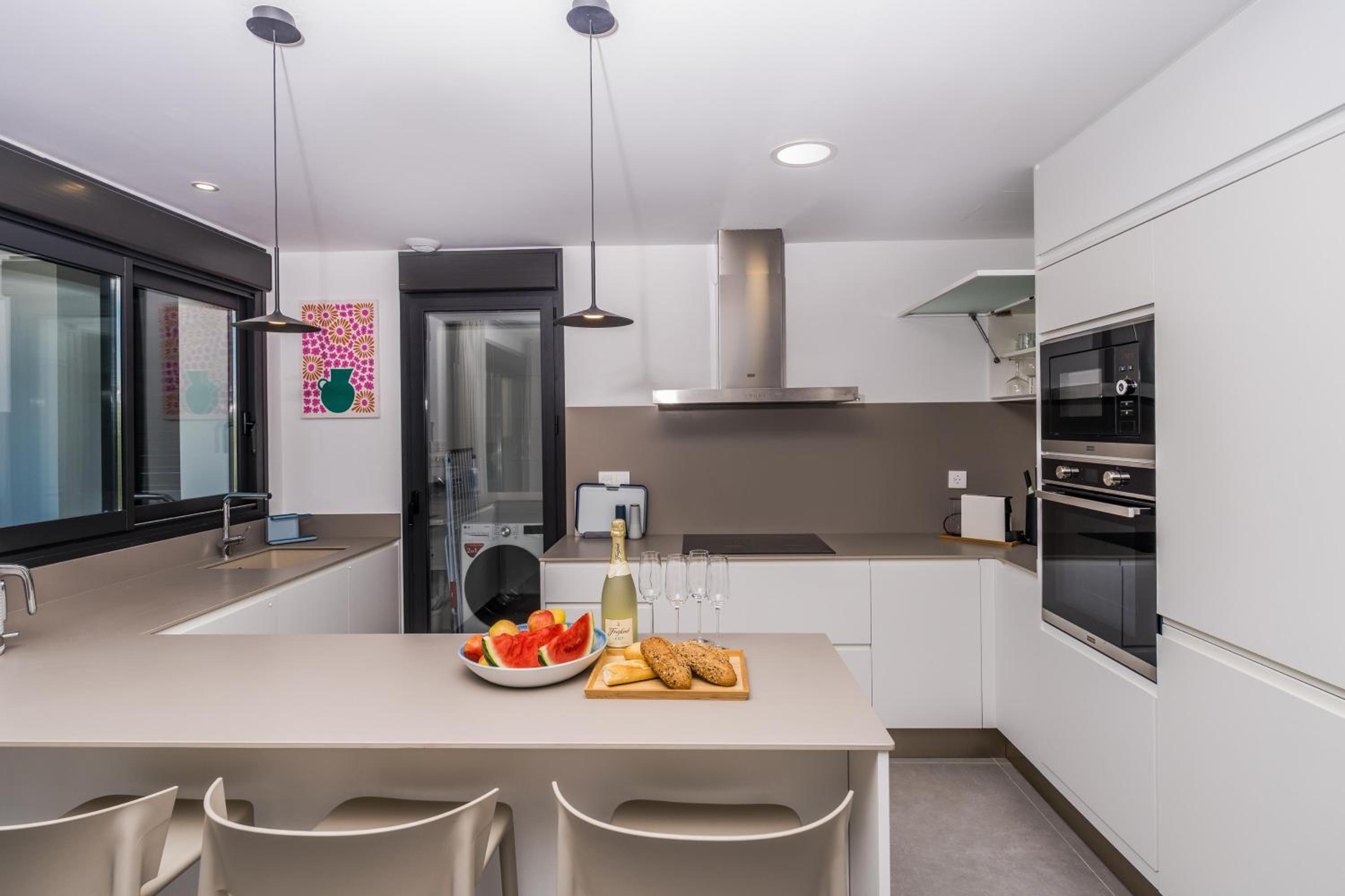 Prime Spanish Holidays - Rennes Arenal Playa Apartments