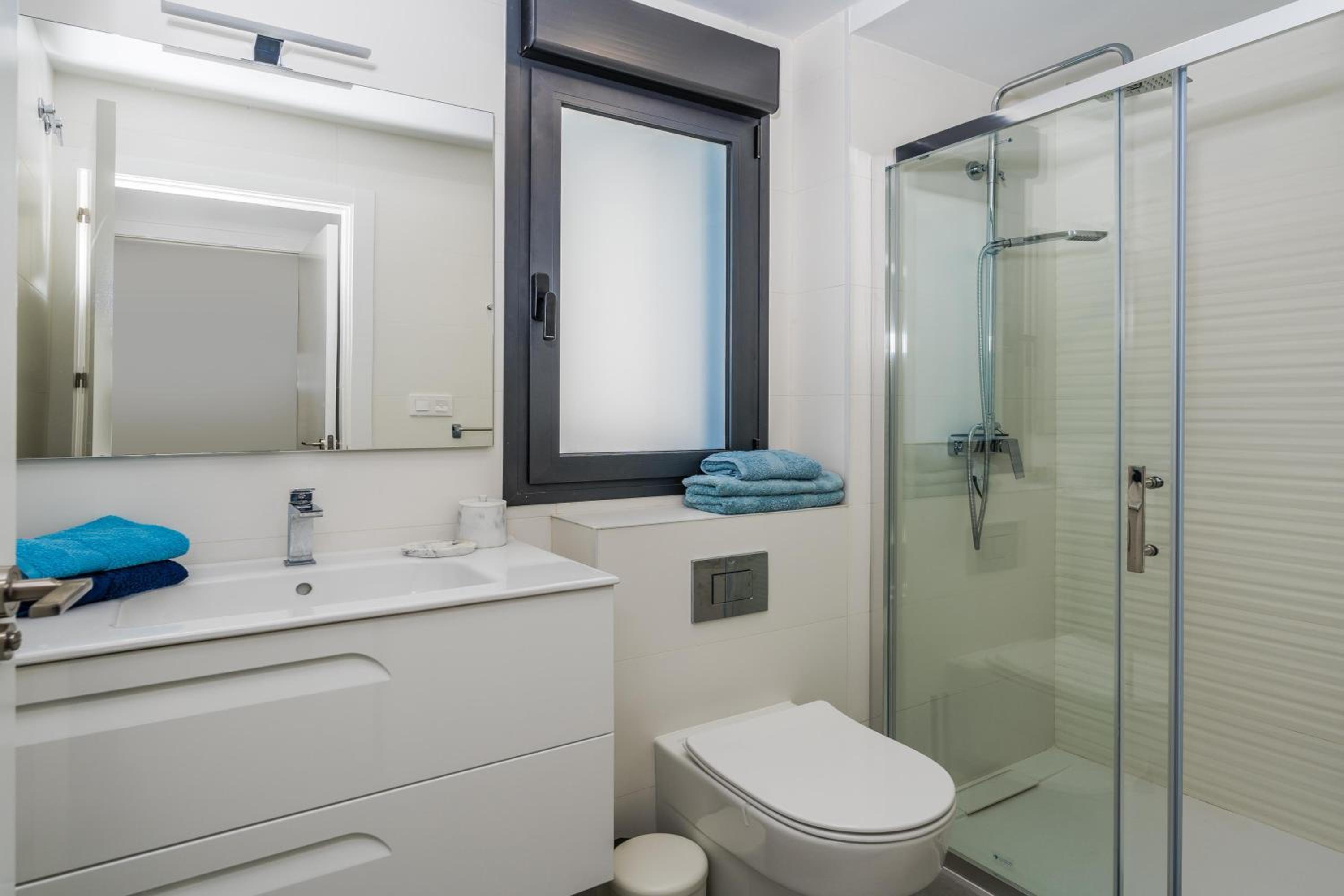 Prime Spanish Holidays - Rennes Arenal Playa Apartments