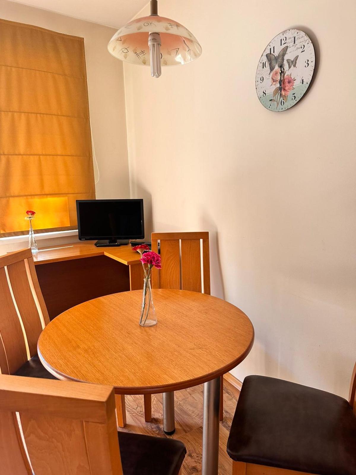 Studio Royal Plaza sleeps 4 Prime location, distance to ski lift - 50M