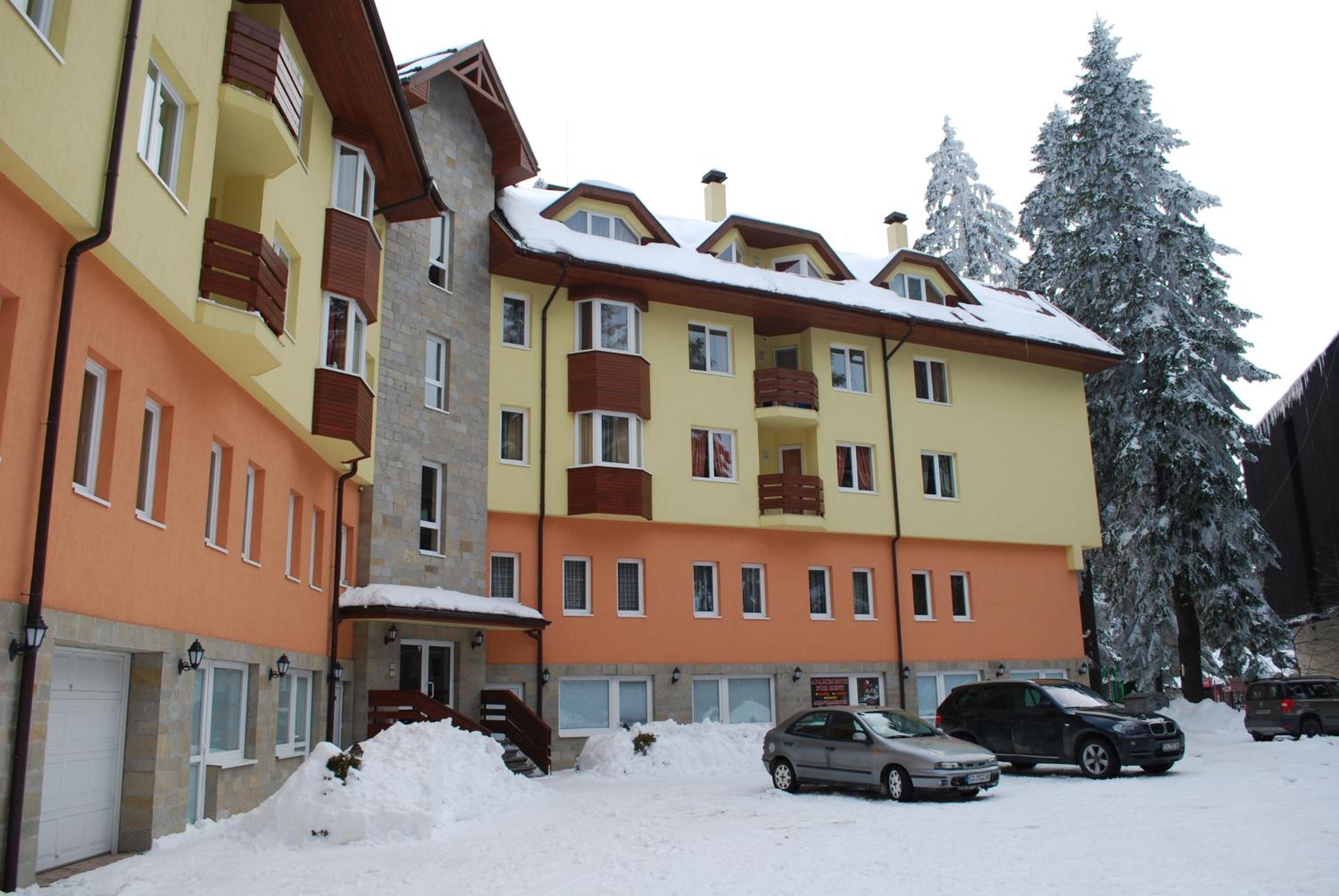Studio Royal Plaza sleeps 4 Prime location, distance to ski lift - 50M
