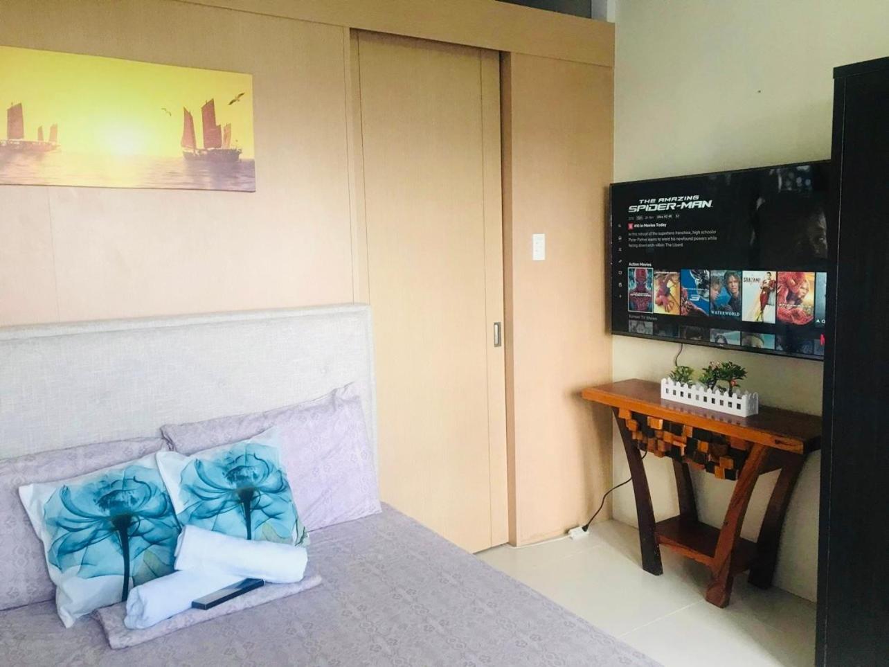 100% Taal view with Balcony view 4