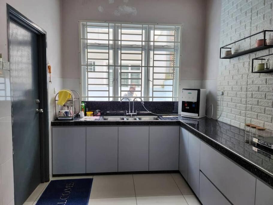 Landed house and Airbnb photo 5