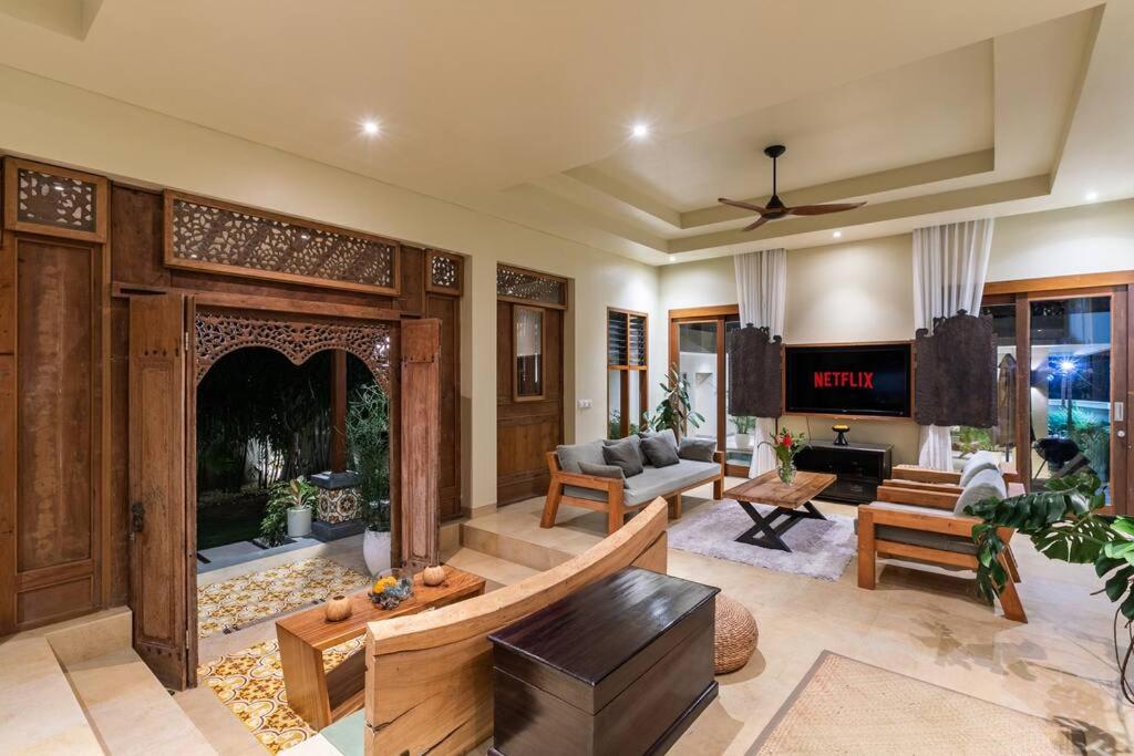 Luxury 3bd Pererenan Villa with Private Pool and Yoga Room view 4