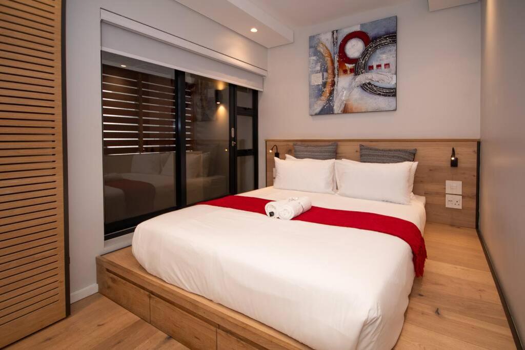 Modern 1 Bedroom apartment, pool Nineons - Seeff ShortStay view 2