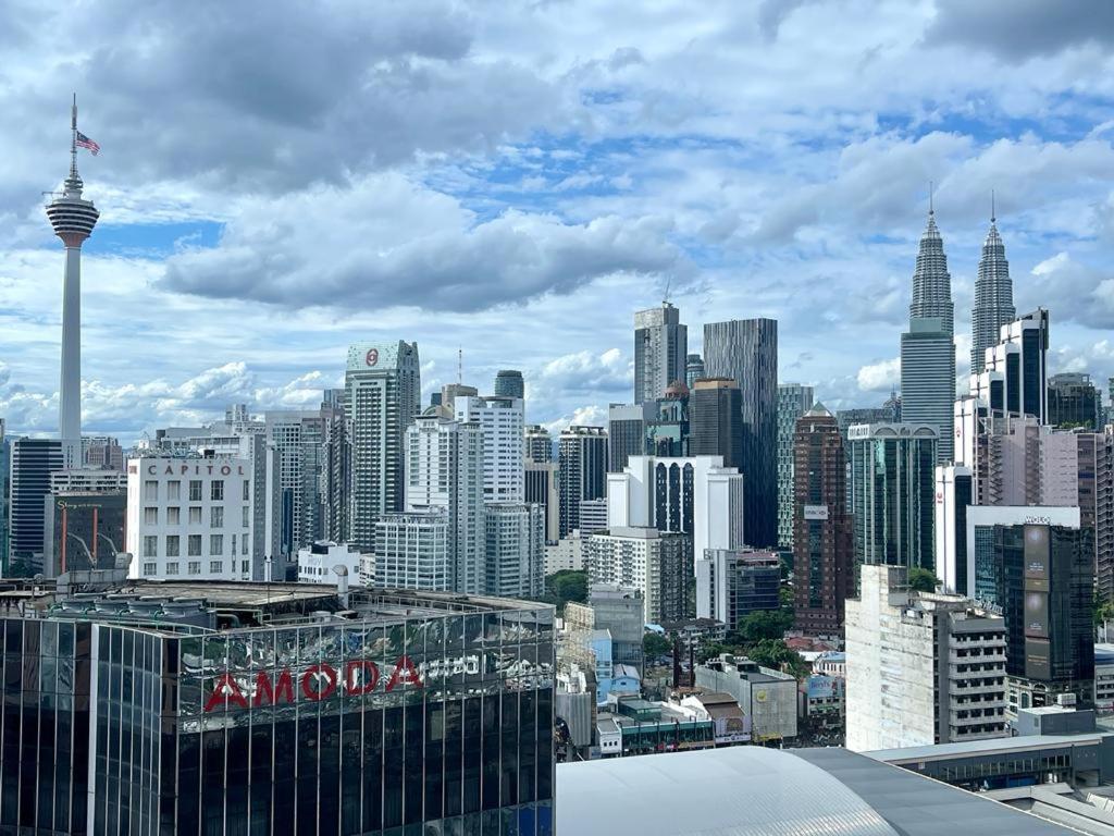 KLCC Twin Towers & KL Tower View Apartment at Times Square