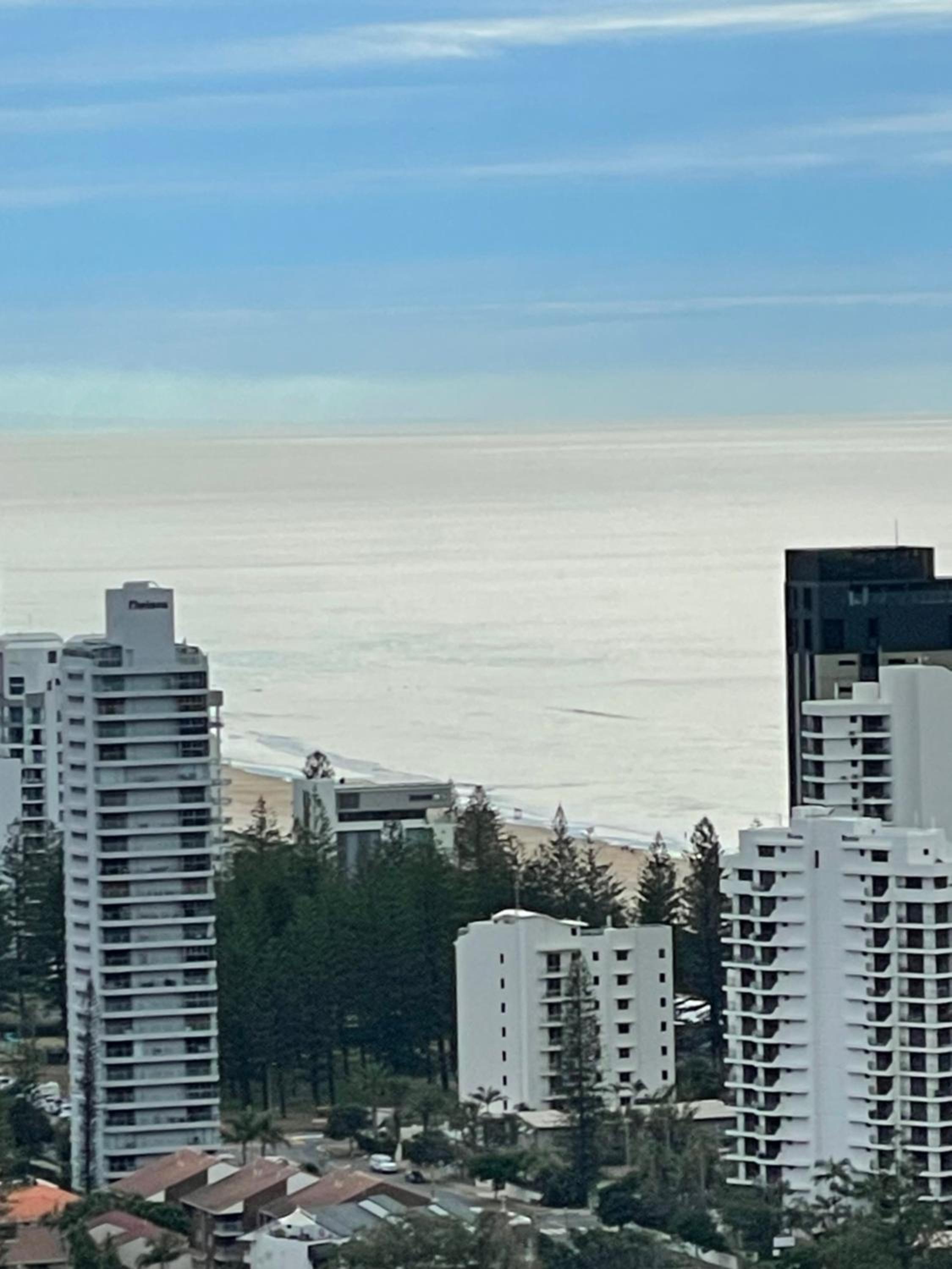 4 Bedroom Huge Sub Penthouse Oracle Level 31 Magnif VIEWS 260m2 Family Skyhome Sleeps 8 Adults and 2 Children, Sofa Bed Portacot, High Chair Central to Eve