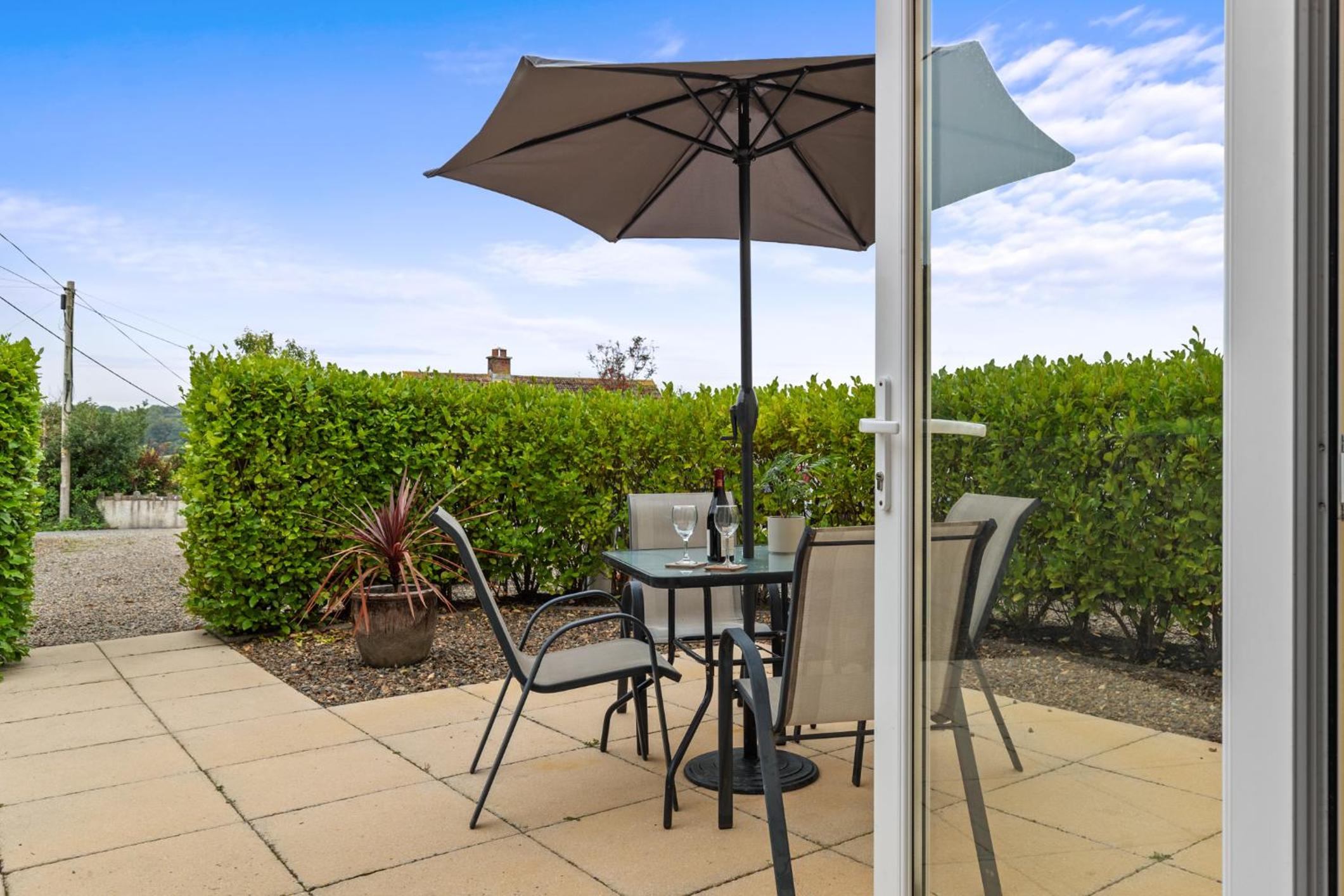 St Helens Apartment 2 - Short Walk to Beach view 2