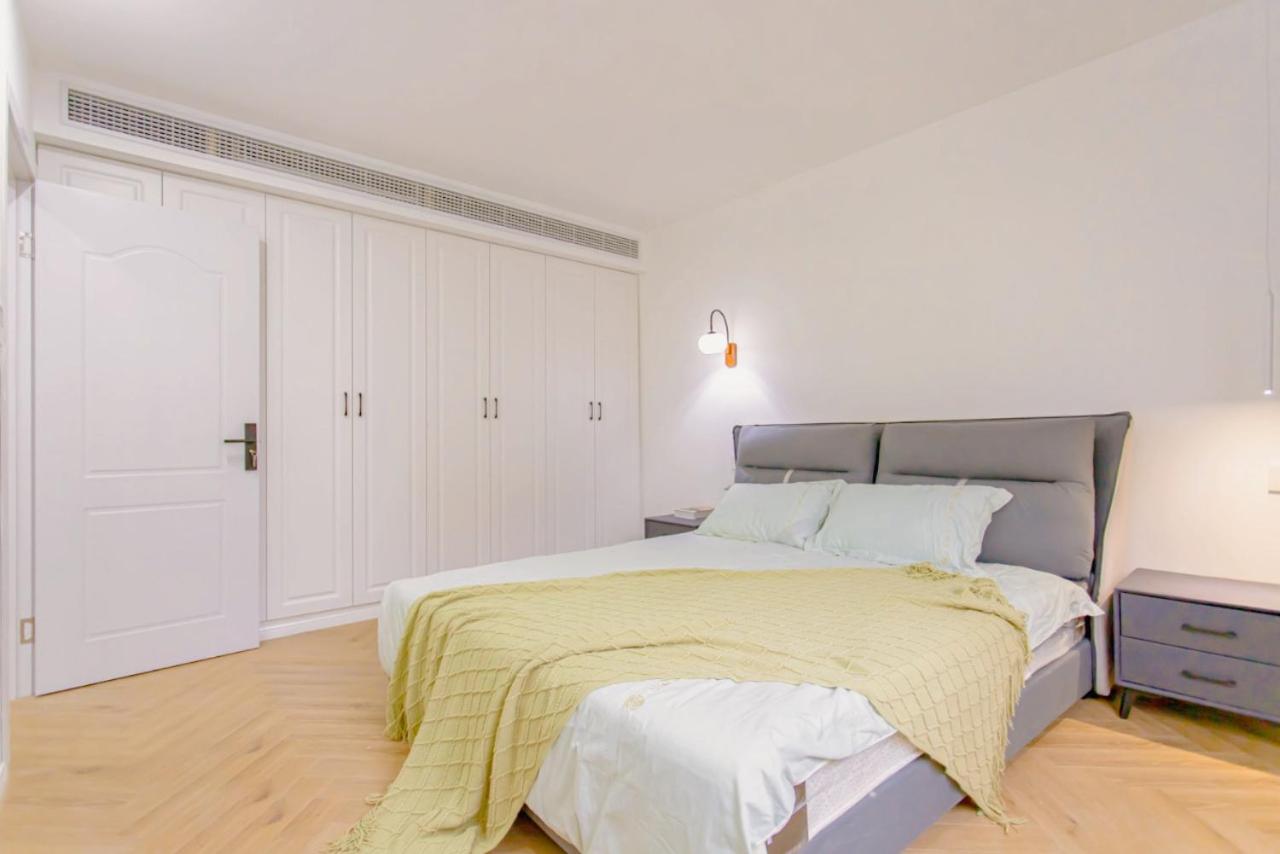 ZHome-Three floors 4 bedrooms - near Nanjing Road