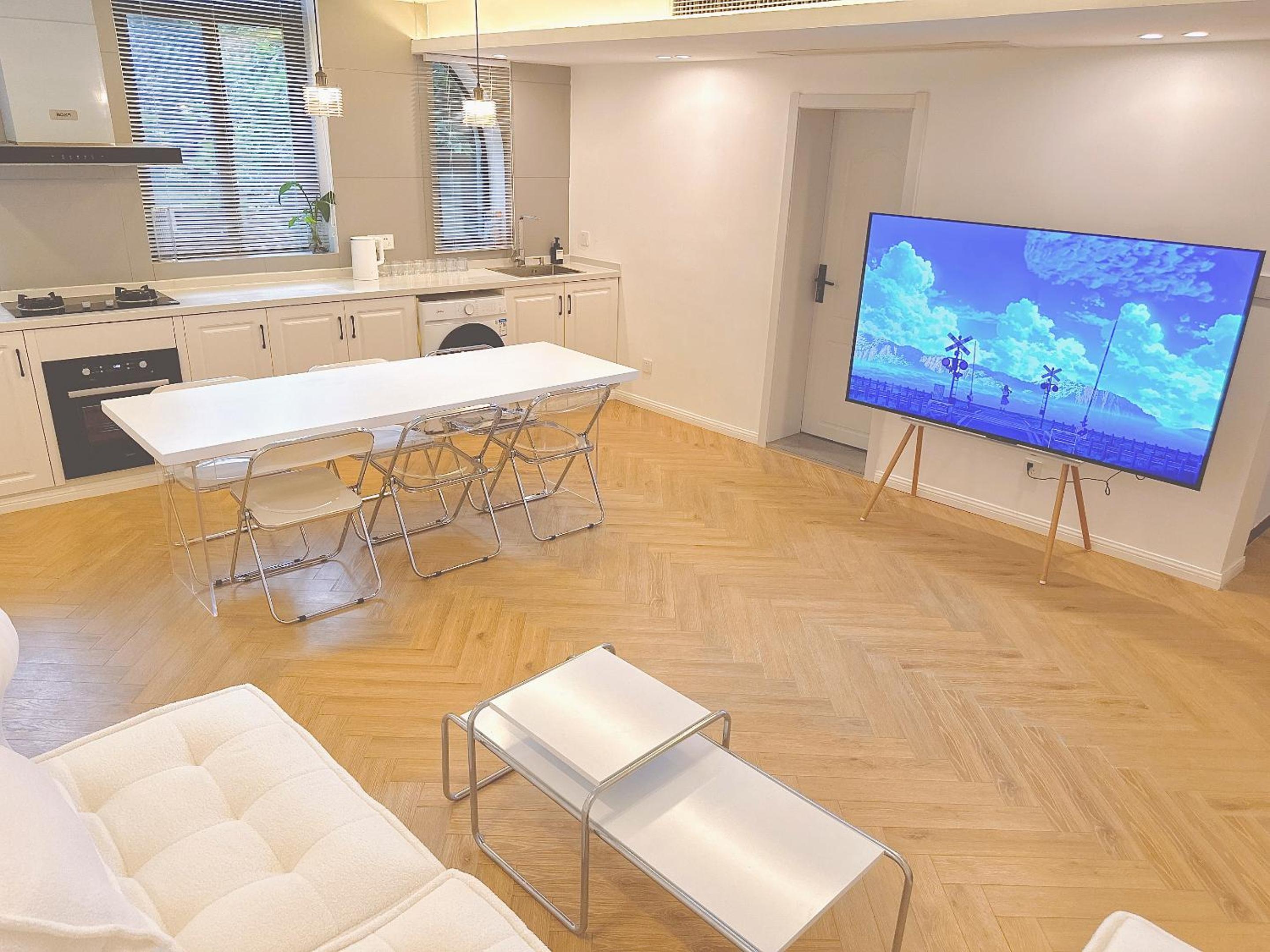 ZHome-Three floors 4 bedrooms - near Nanjing Road