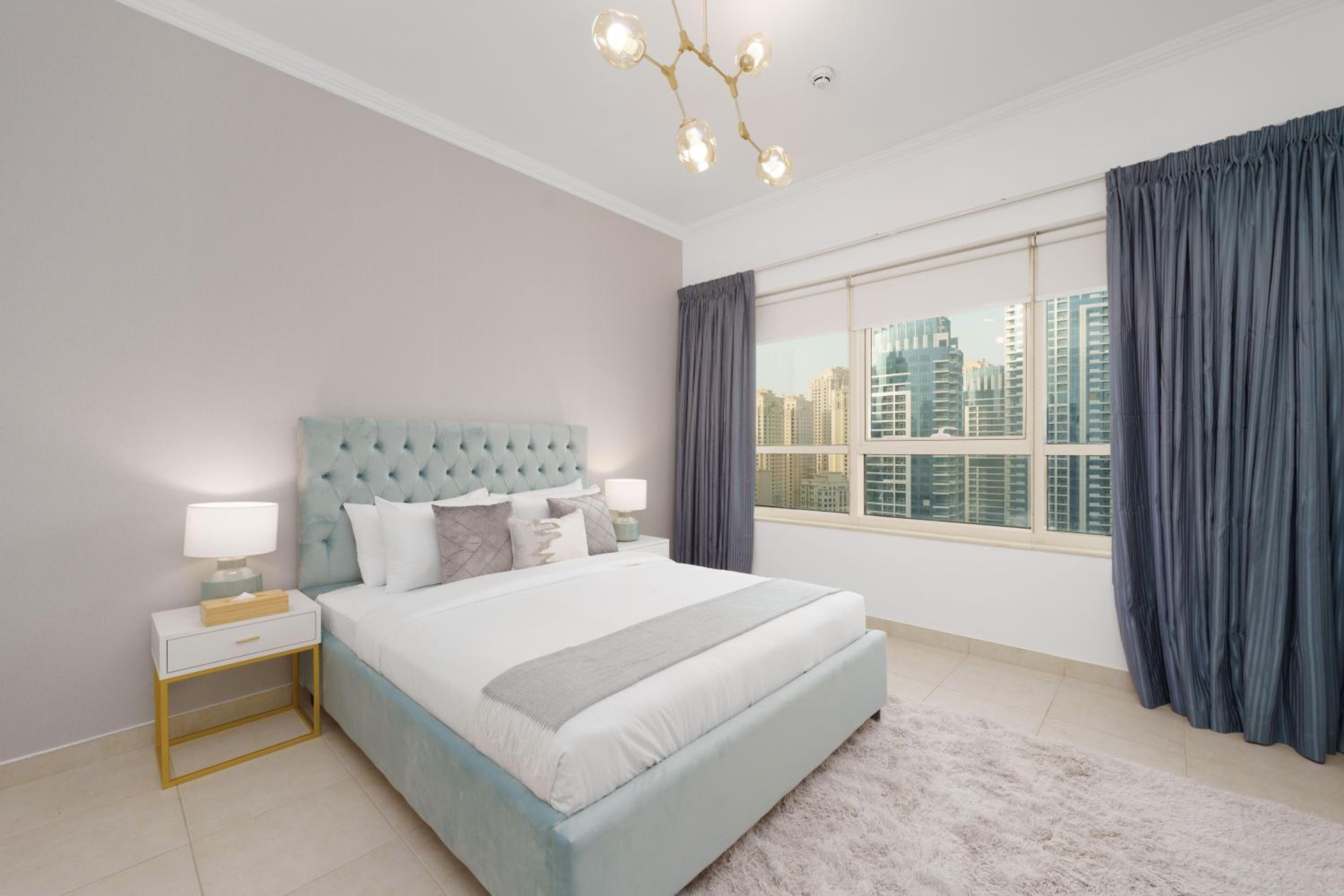 Maison Privee - Dreamy Apt with Jaw-Dropping Marina Views