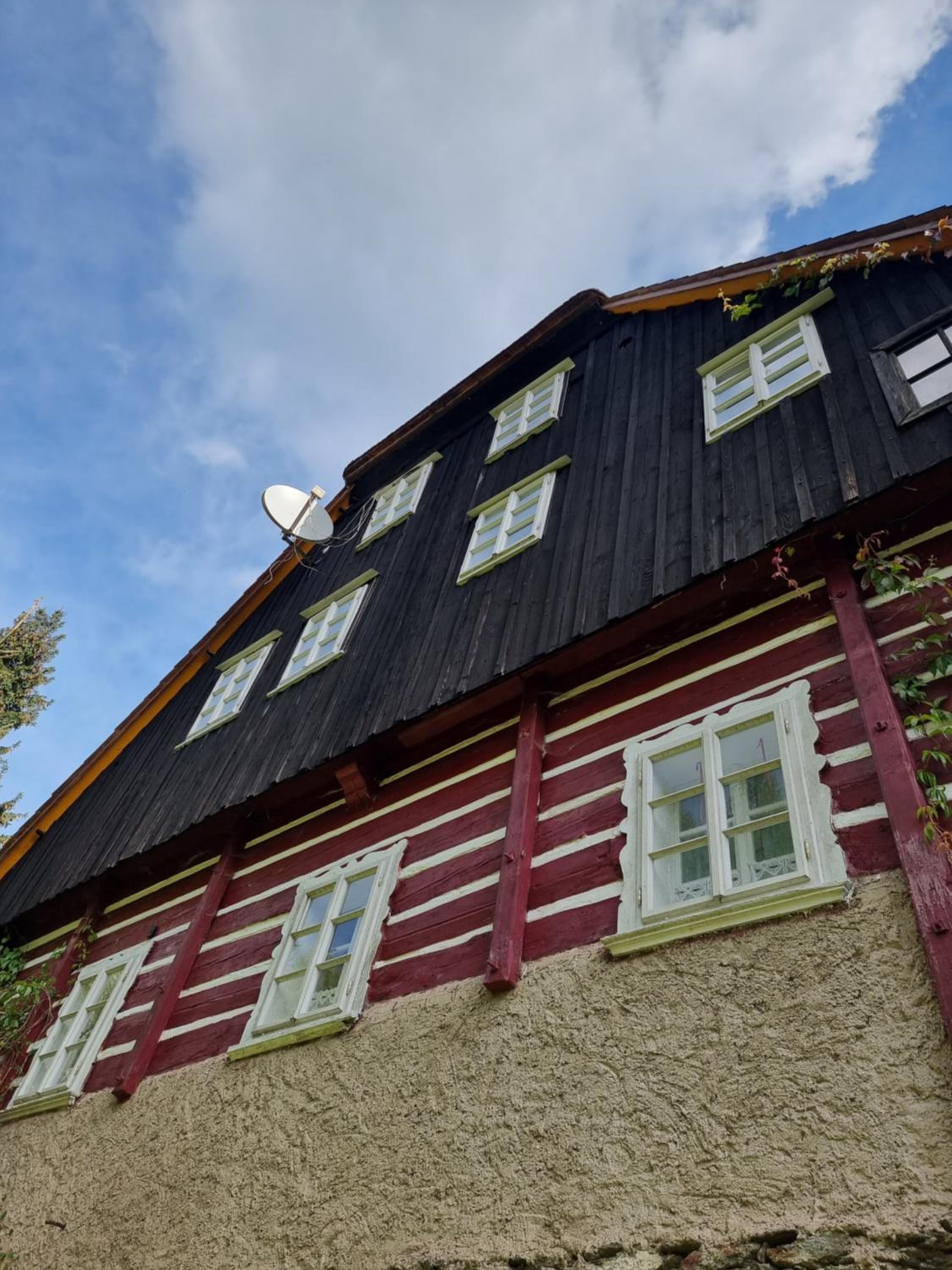Roubenka Mlýn u skály Deštné v Orlických horách volné termíny 5 bytů