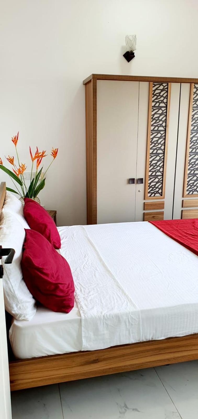 2BR Beachside Apartment Mt Lavinia view 5