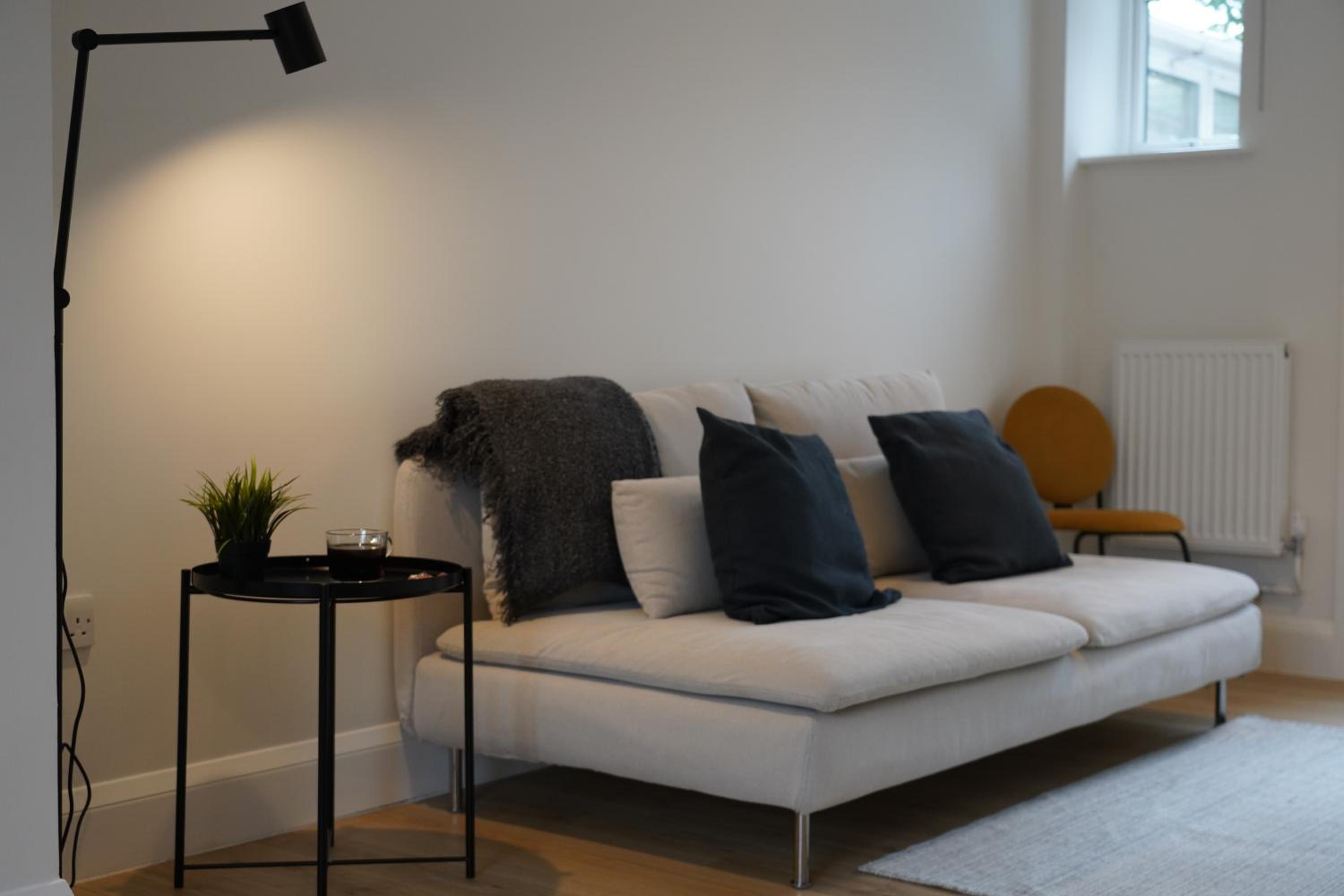 Oxford Vacations - Summertown Oxford- Entire 4 bedroom home, sleeps up to 10- 10 mins to city centre - Property Image 24