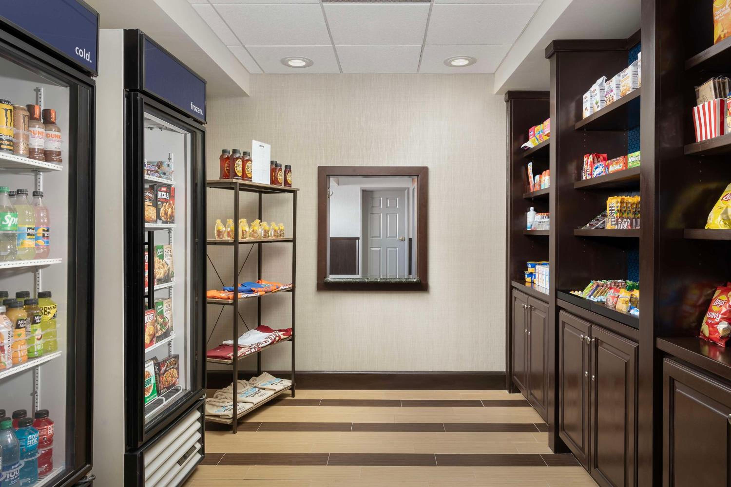 Lake City Vacations - Hampton Inn  Suites Lake City - Property Image 11