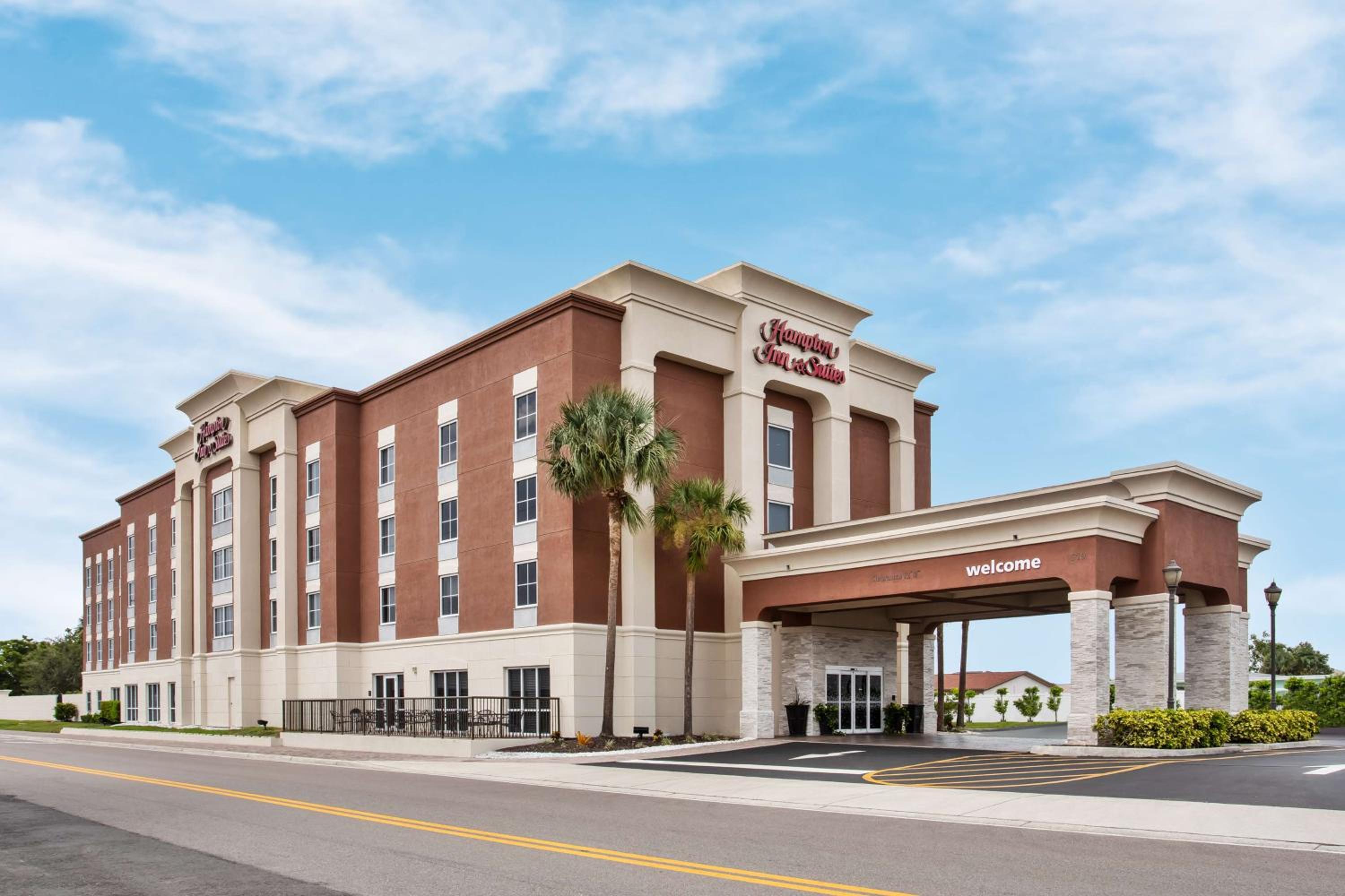 Hotel Hampton Inn & Suites Cape Coral / Fort Myers - Image 1