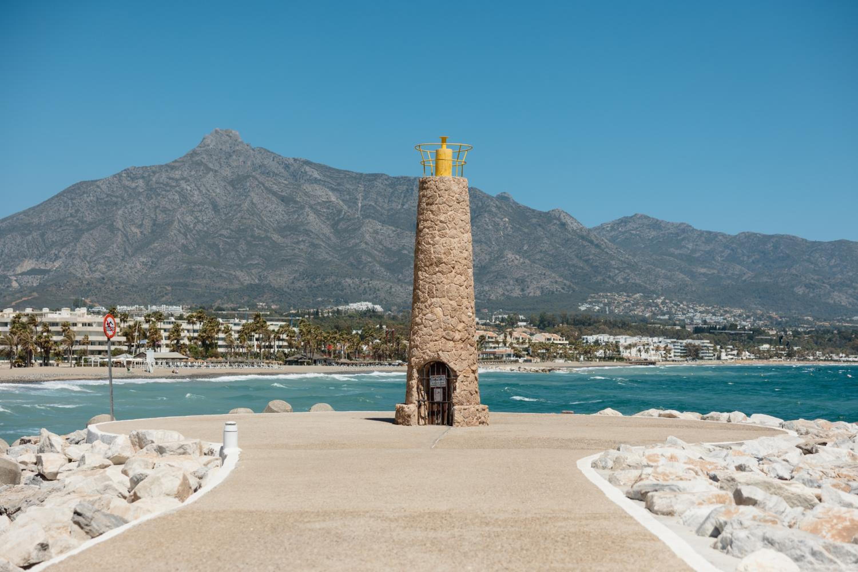 Exclusive Penthouse, with Sea and Marina Views and Private Parking, in the Heart of Puerto Banús photo 5
