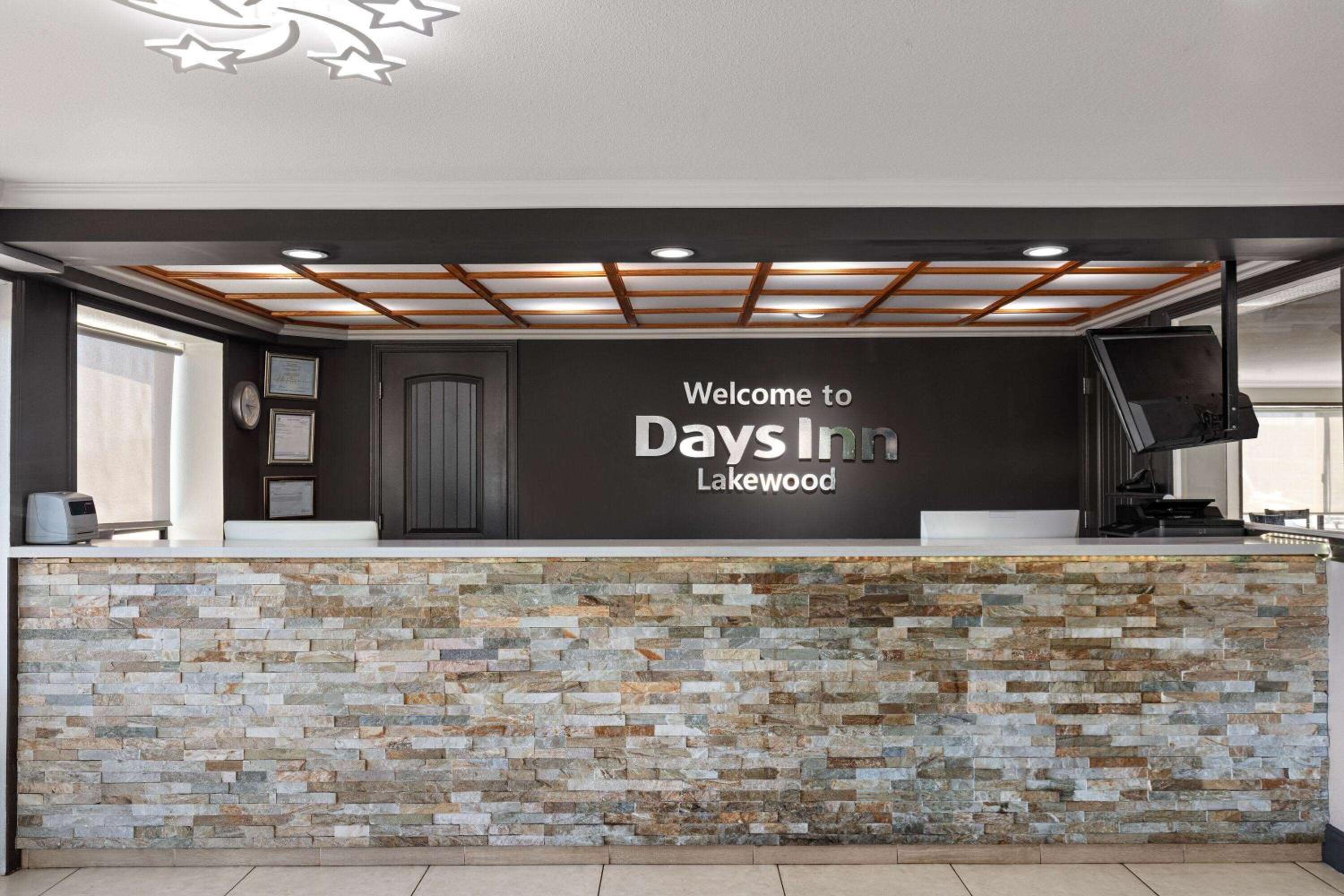 Days Inn by Wyndham Lakewood South Tacoma