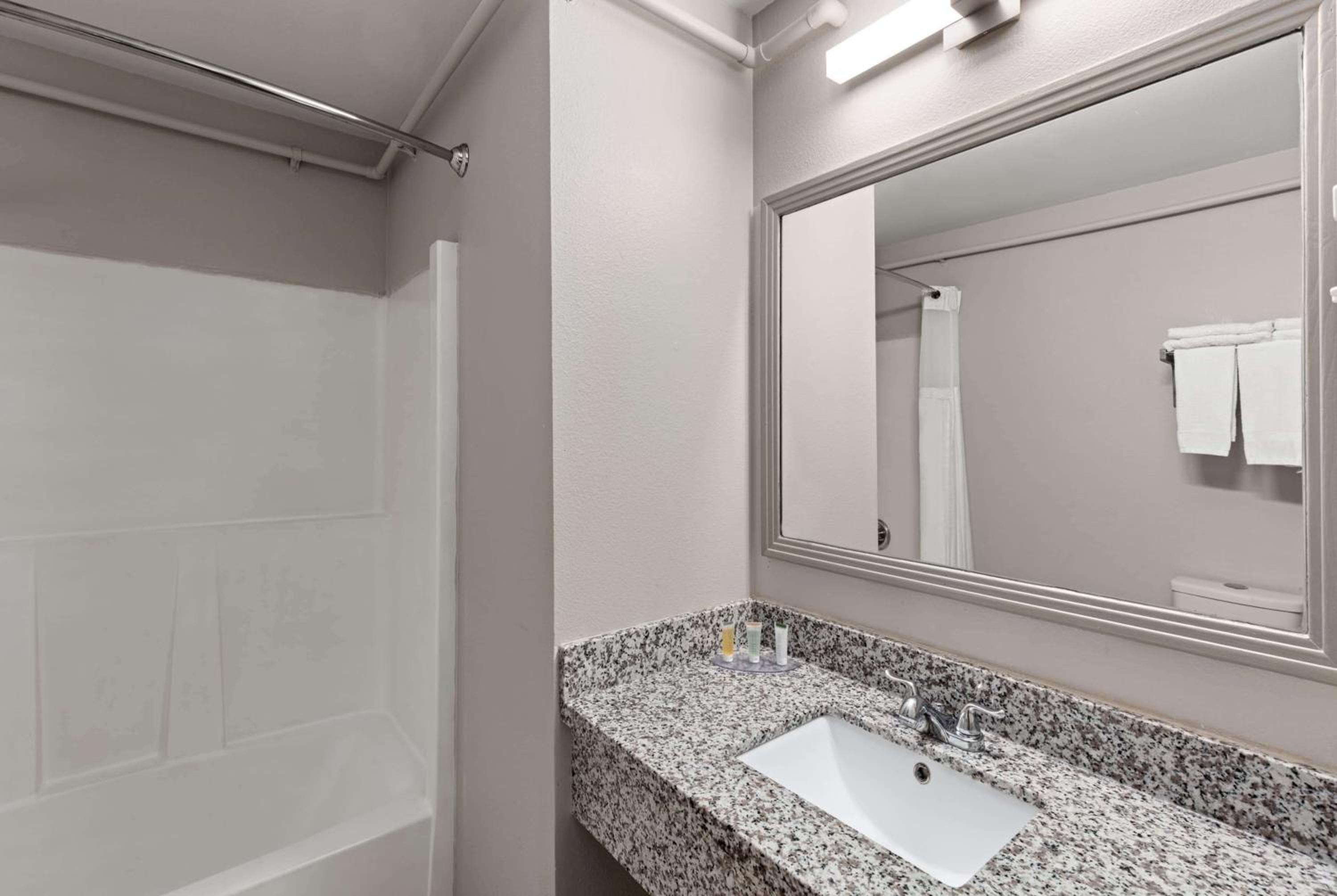 Days Inn by Wyndham Lakewood South Tacoma