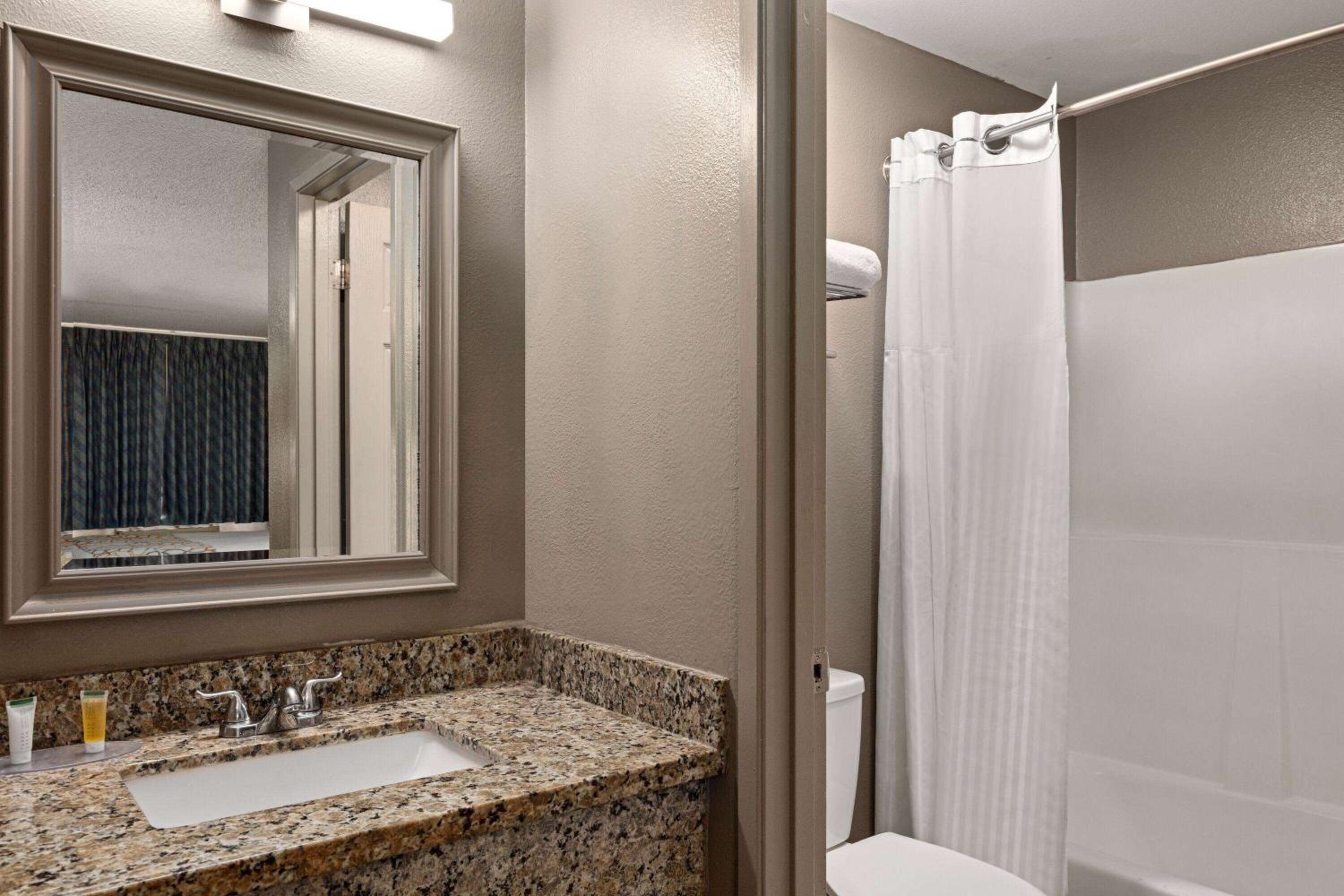 Days Inn by Wyndham Lakewood South Tacoma