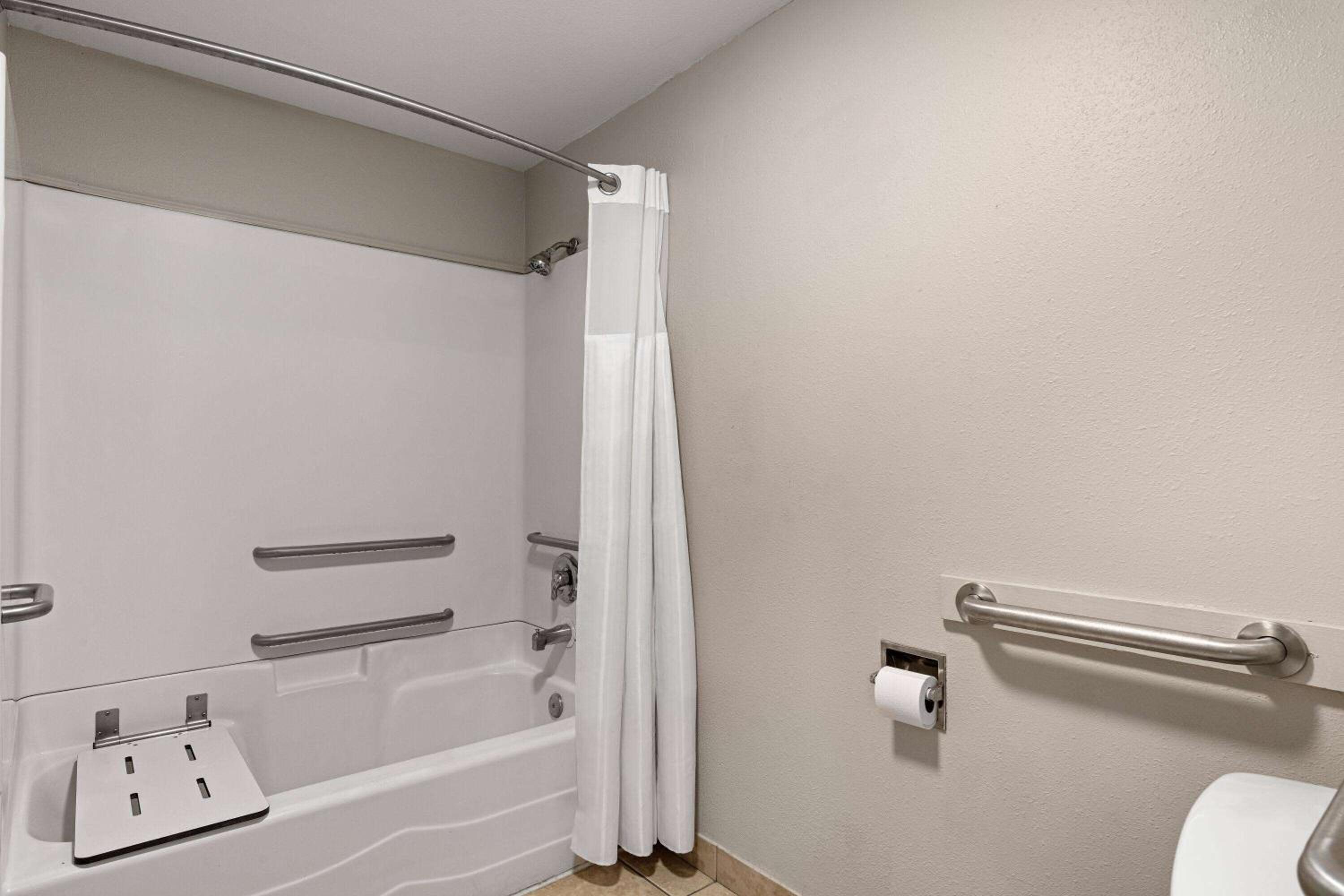 Days Inn by Wyndham Lakewood South Tacoma