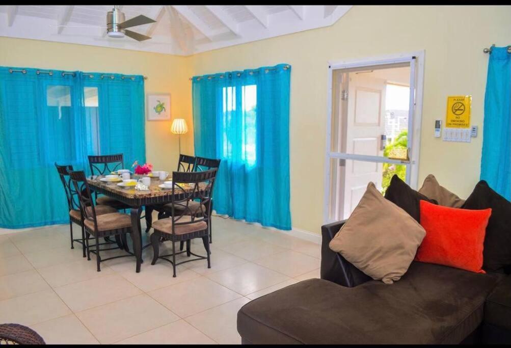 PaPaya Villa @ Coolshade