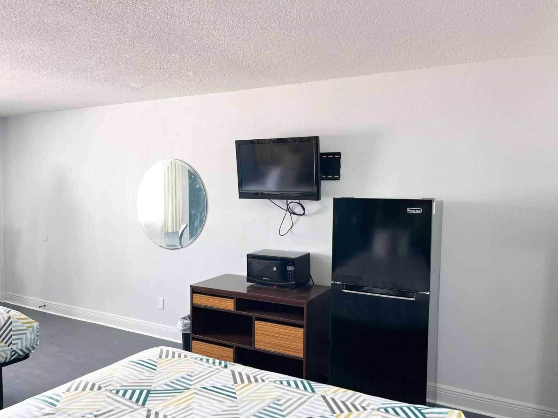 Studio 6 Opelousas, LA view 2