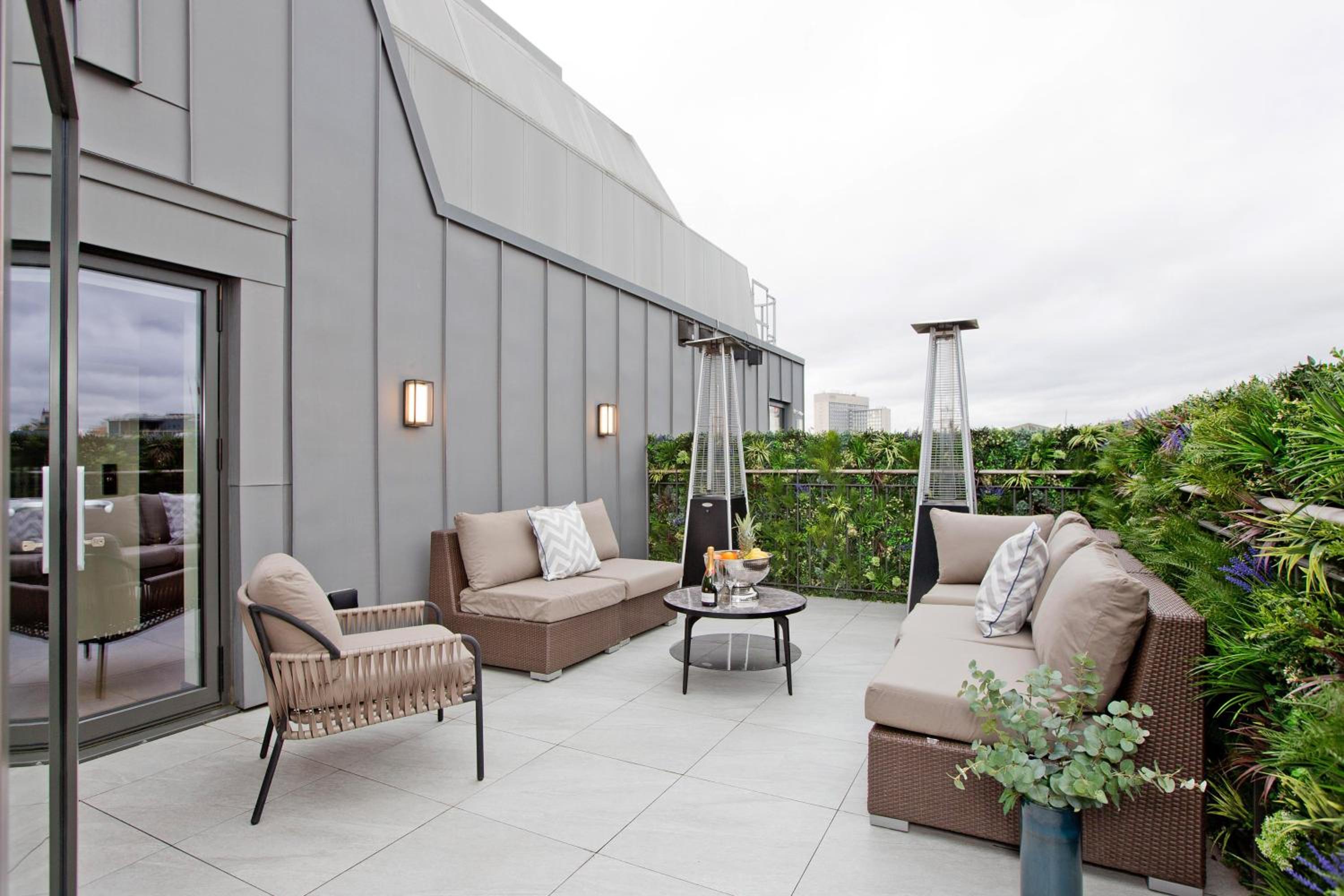 balcony