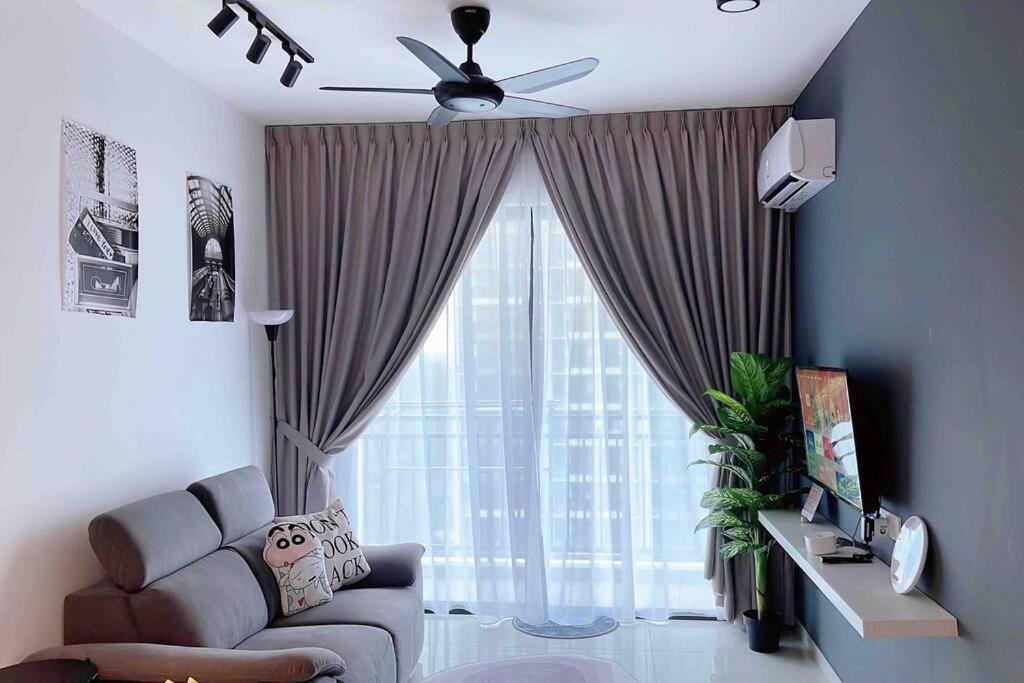 Luxury Central Park Johor Bahru 2-3pax Wifi Netflix CIQ JB Town Paradigm Mall