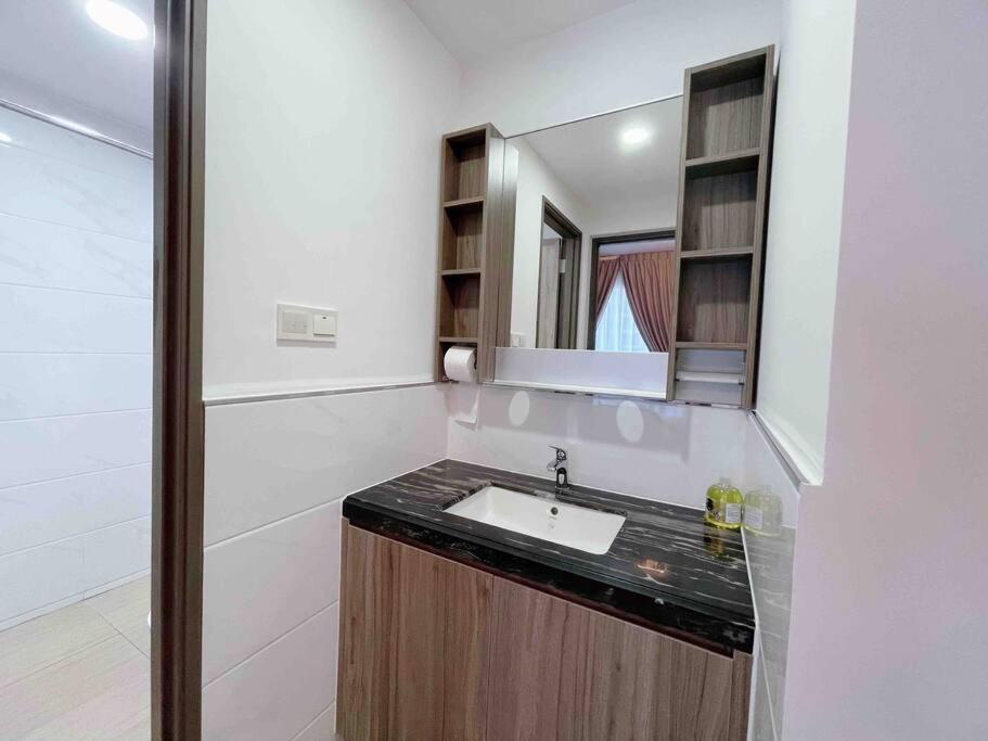 Luxury Central Park Johor Bahru 2-3pax Wifi Netflix CIQ JB Town Paradigm Mall
