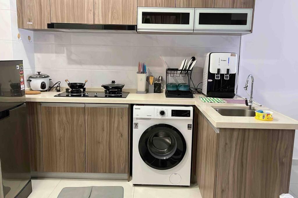 Luxury Central Park Johor Bahru 2-3pax Wifi Netflix CIQ JB Town Paradigm Mall