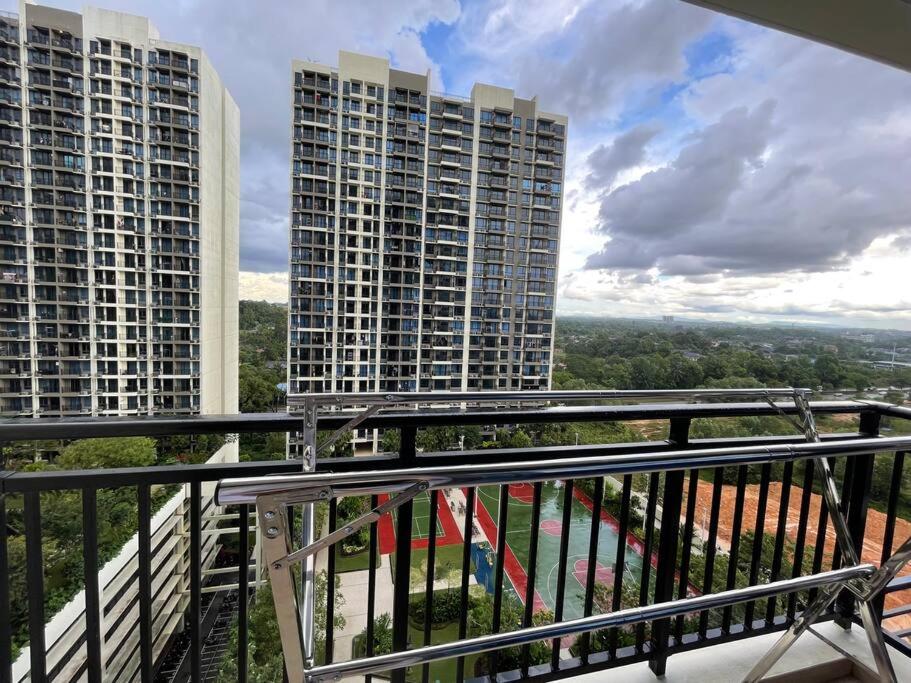 Luxury Central Park Johor Bahru 2-3pax Wifi Netflix CIQ JB Town Paradigm Mall