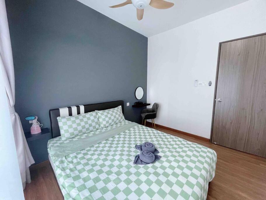 Luxury Central Park Johor Bahru 2-3pax Wifi Netflix CIQ JB Town Paradigm Mall