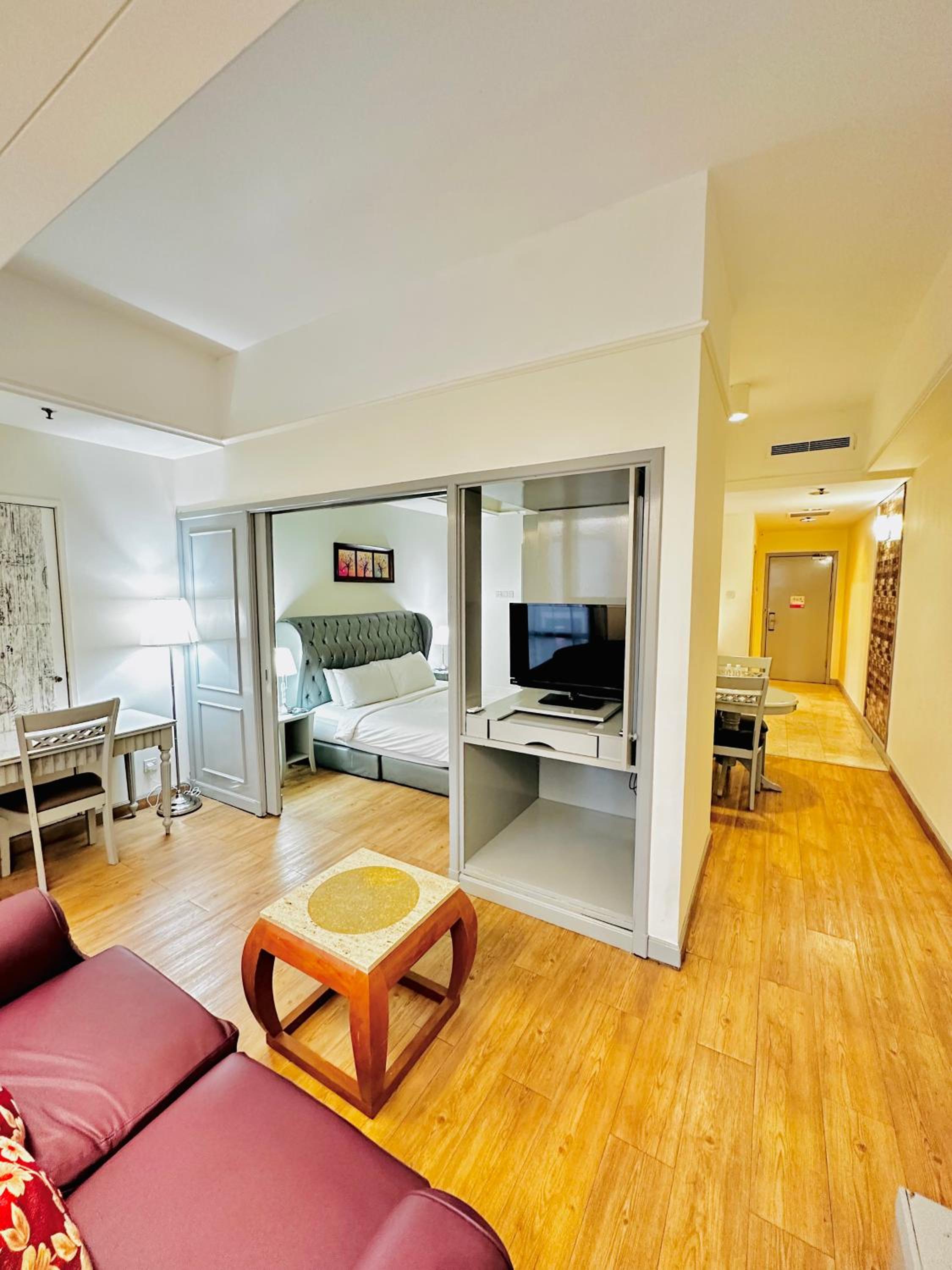 Elements service suite@ Times Square