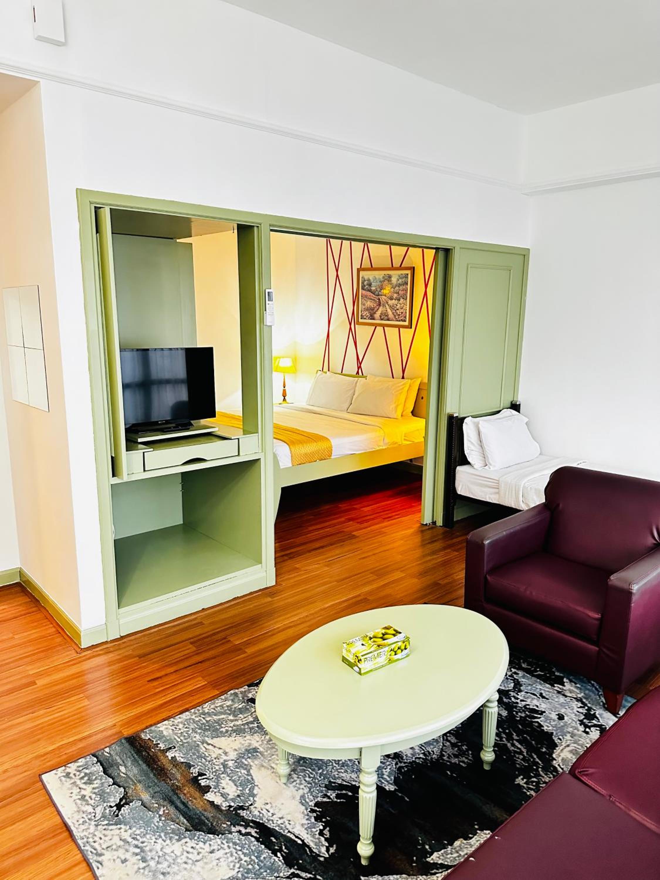 Elements service suite@ Times Square