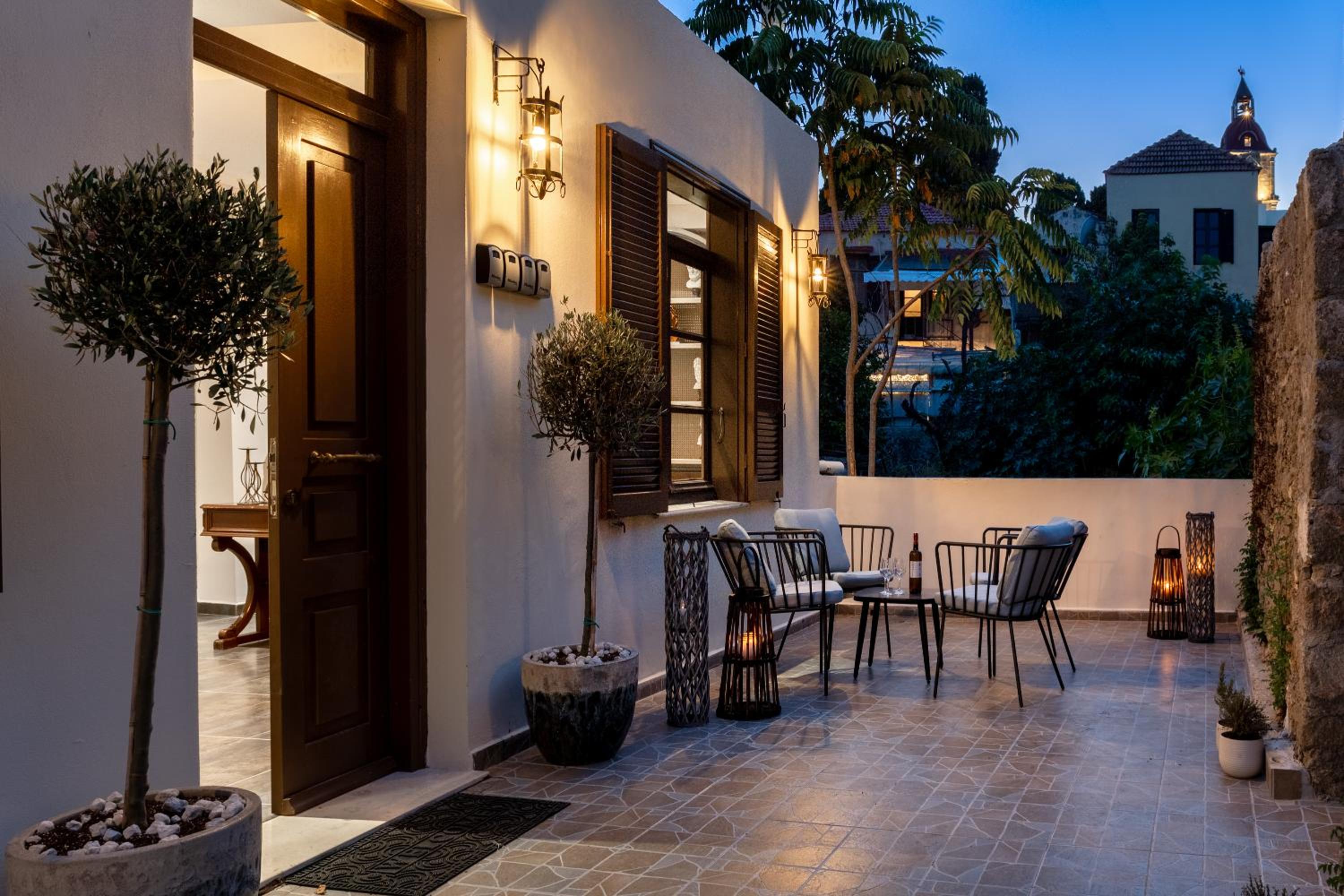 Alegrand Suites