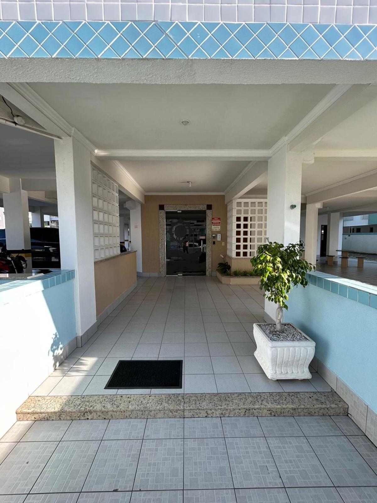 Maravilhoso Apto 03 quartos, a 100m da Praia Ingleses Fpolis